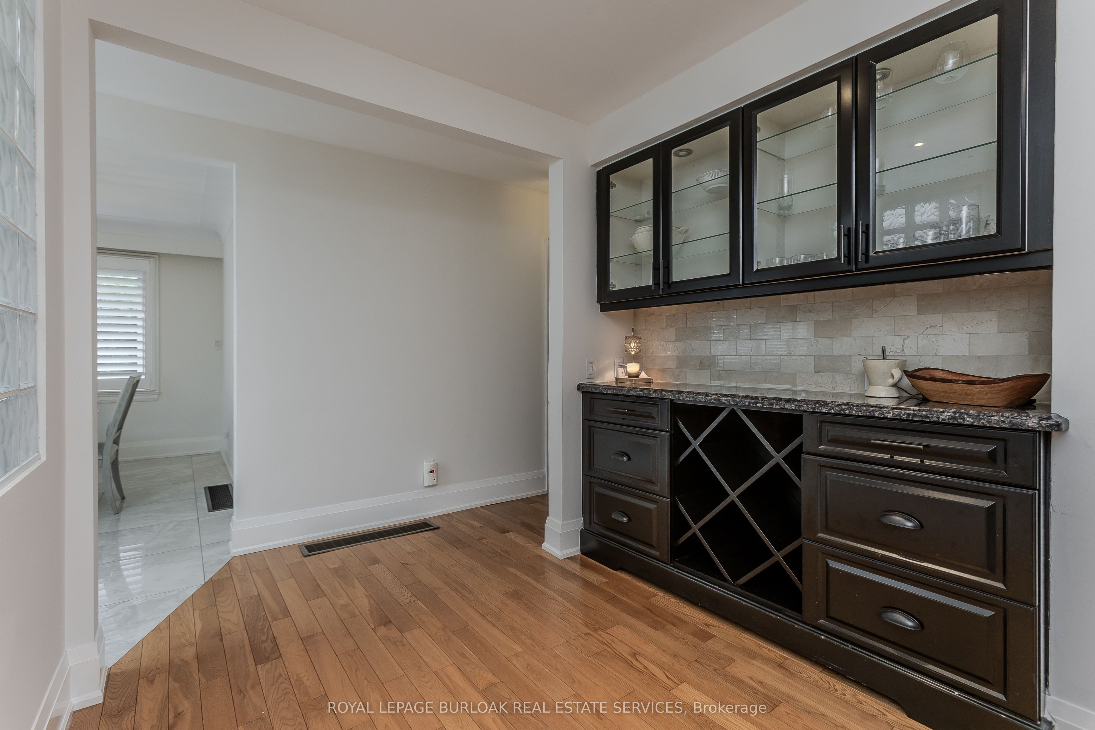 892 North Shore Boulevard W Property Photo 13
