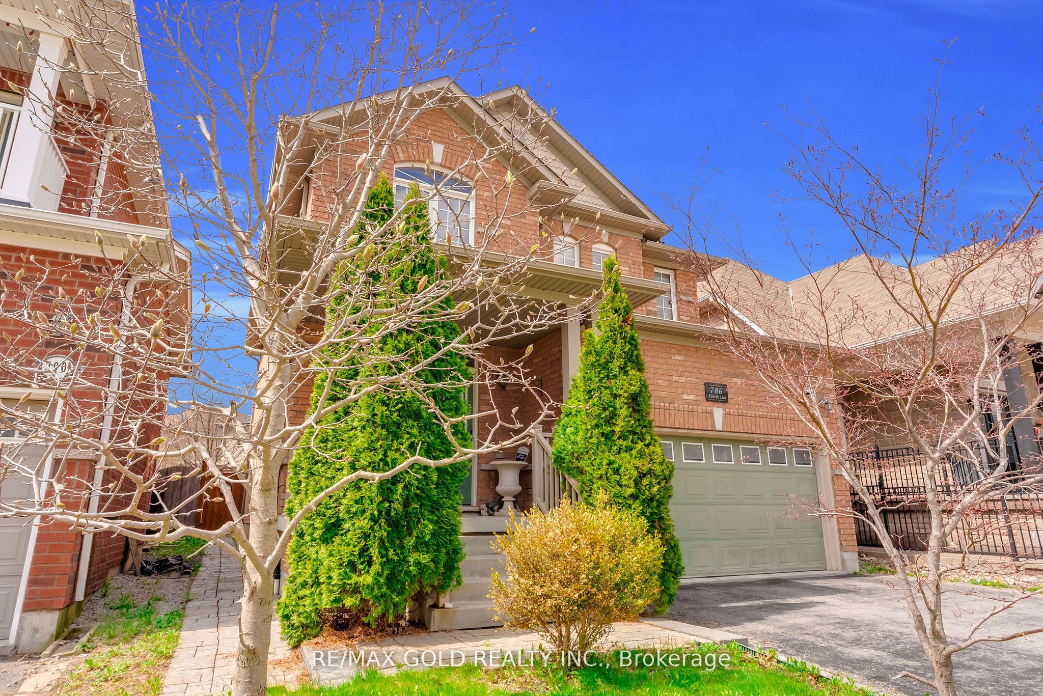 786 Fourth Line Property Photo 3