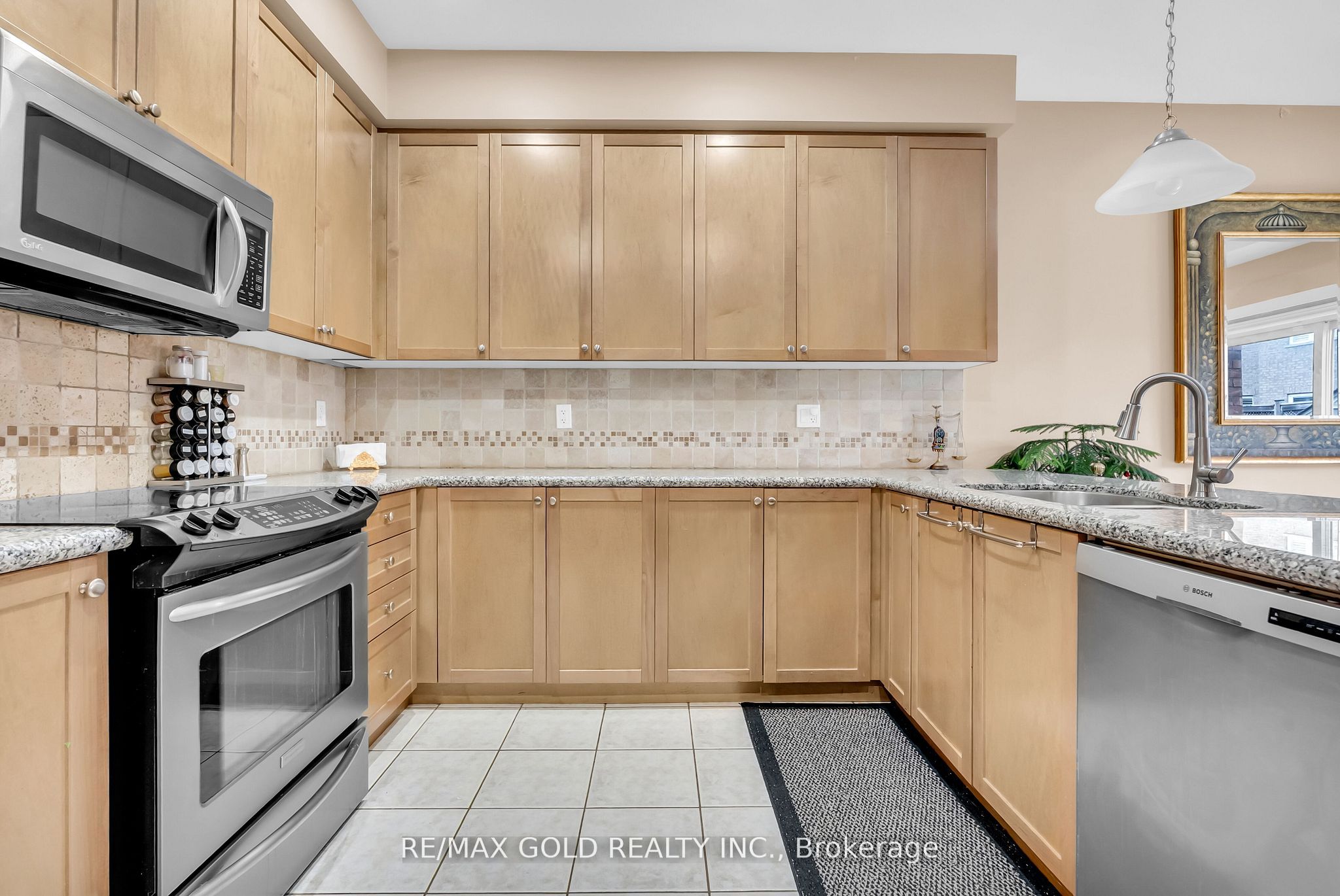 786 Fourth Line Property Photo 16
