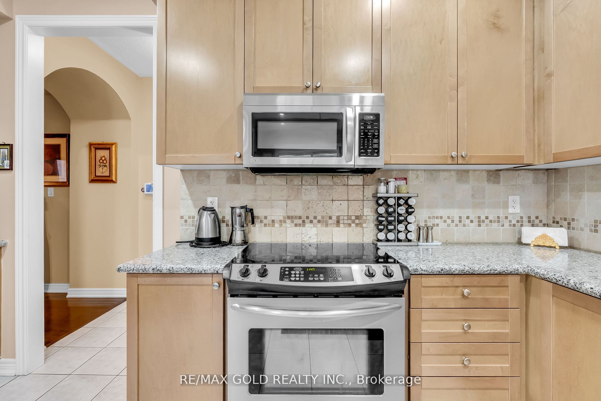 786 Fourth Line Property Photo 17