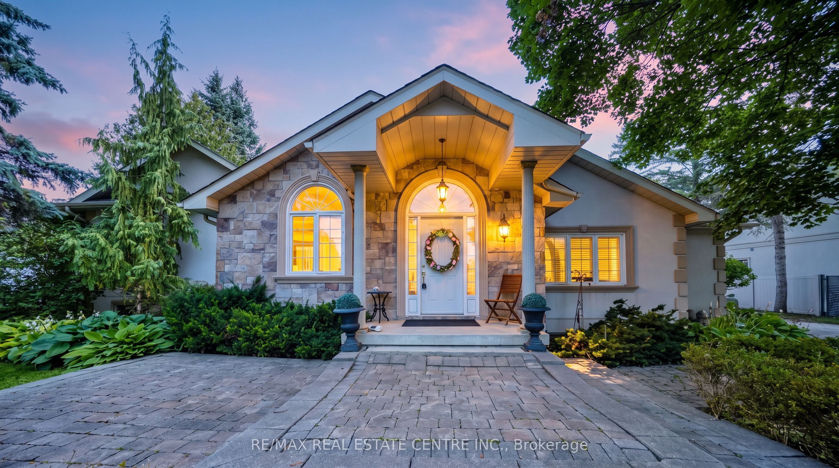 6961 Second Line W Property Photo 1