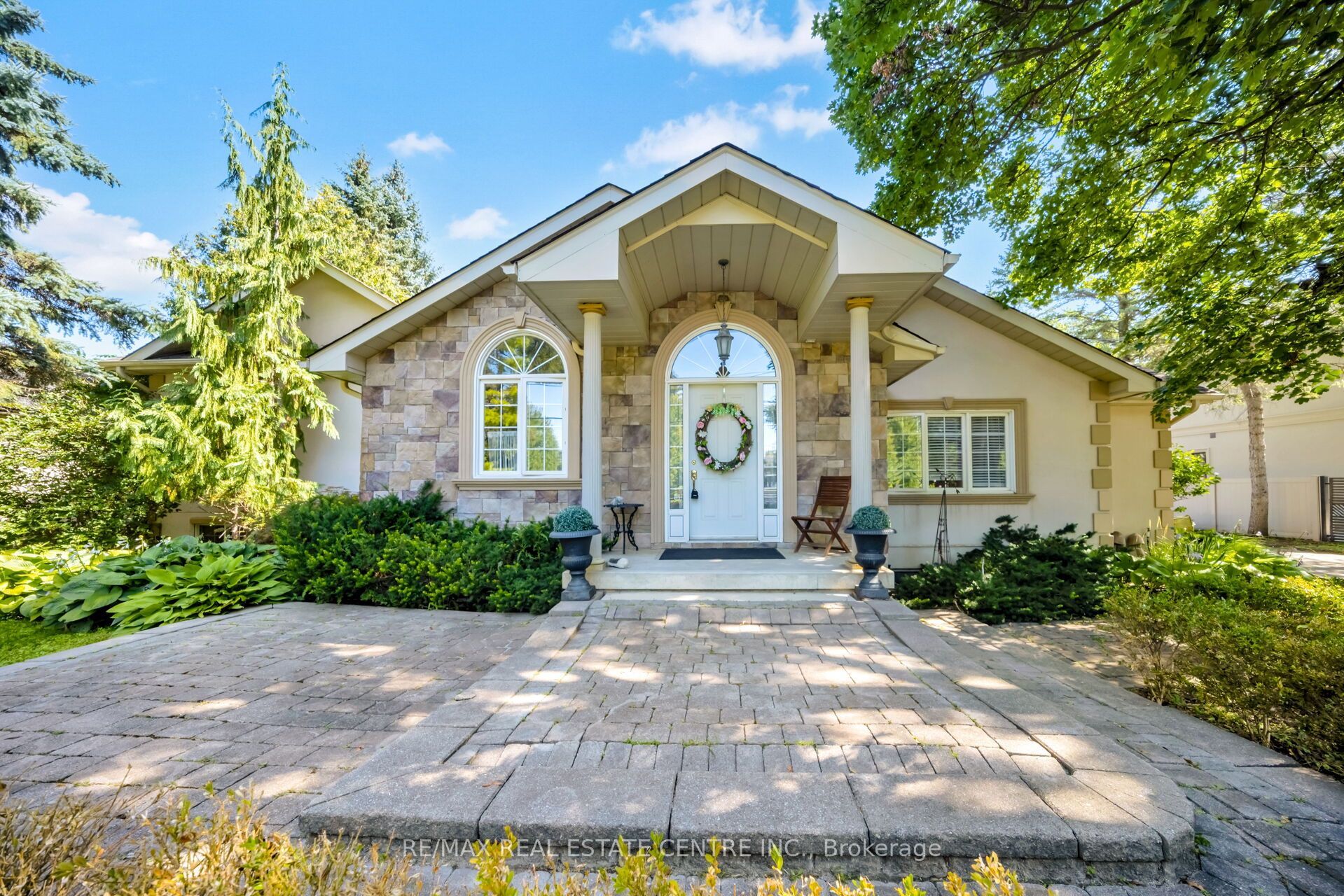 6961 Second Line W Property Photo 2