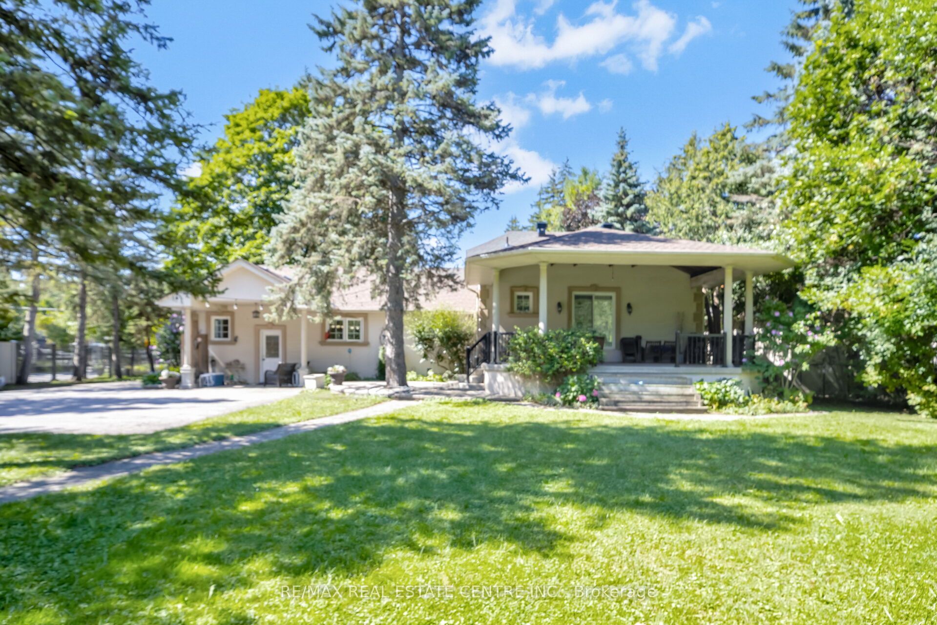 6961 Second Line W Property Photo 3
