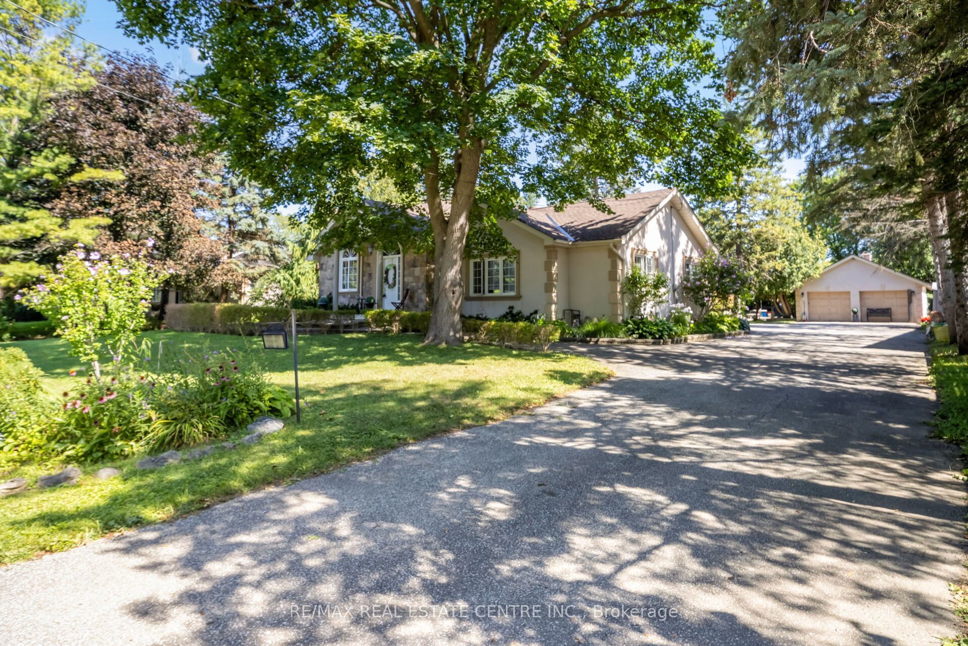 6961 Second Line W Property Photo 4