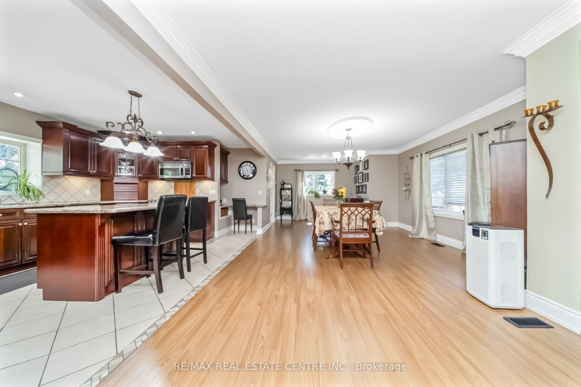 6961 Second Line W Property Photo 9