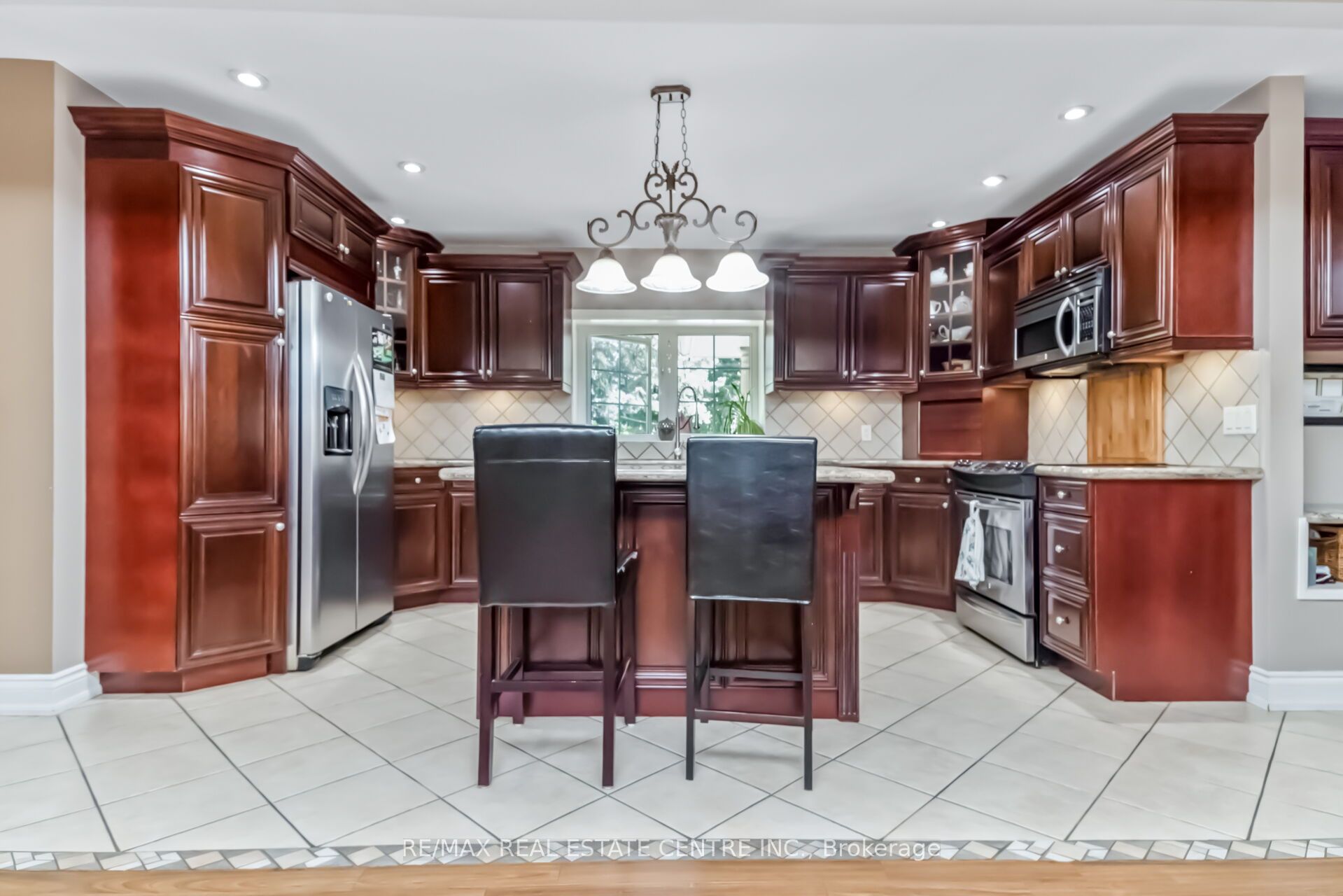 6961 Second Line W Property Photo 10