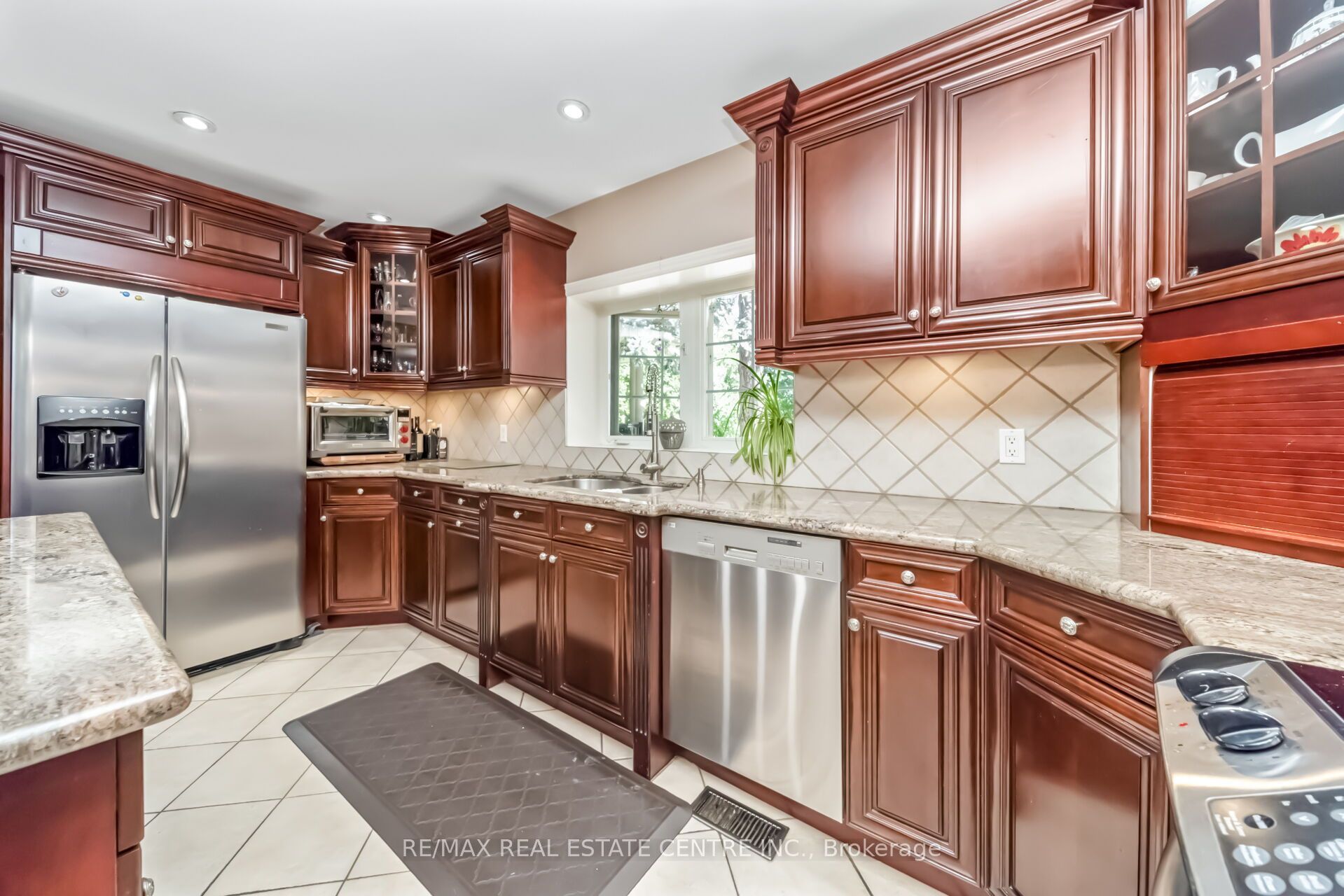 6961 Second Line W Property Photo 11