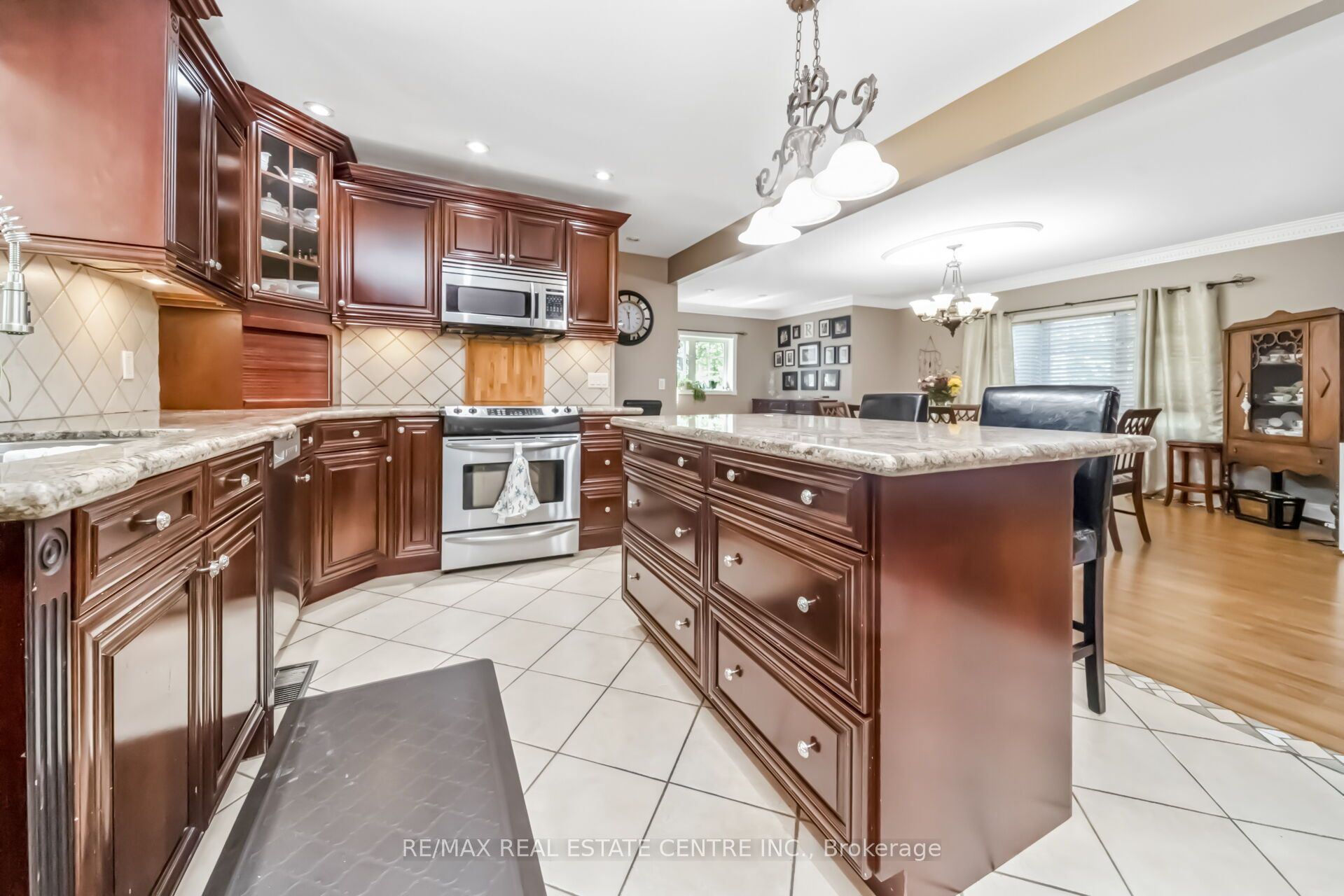 6961 Second Line W Property Photo 12