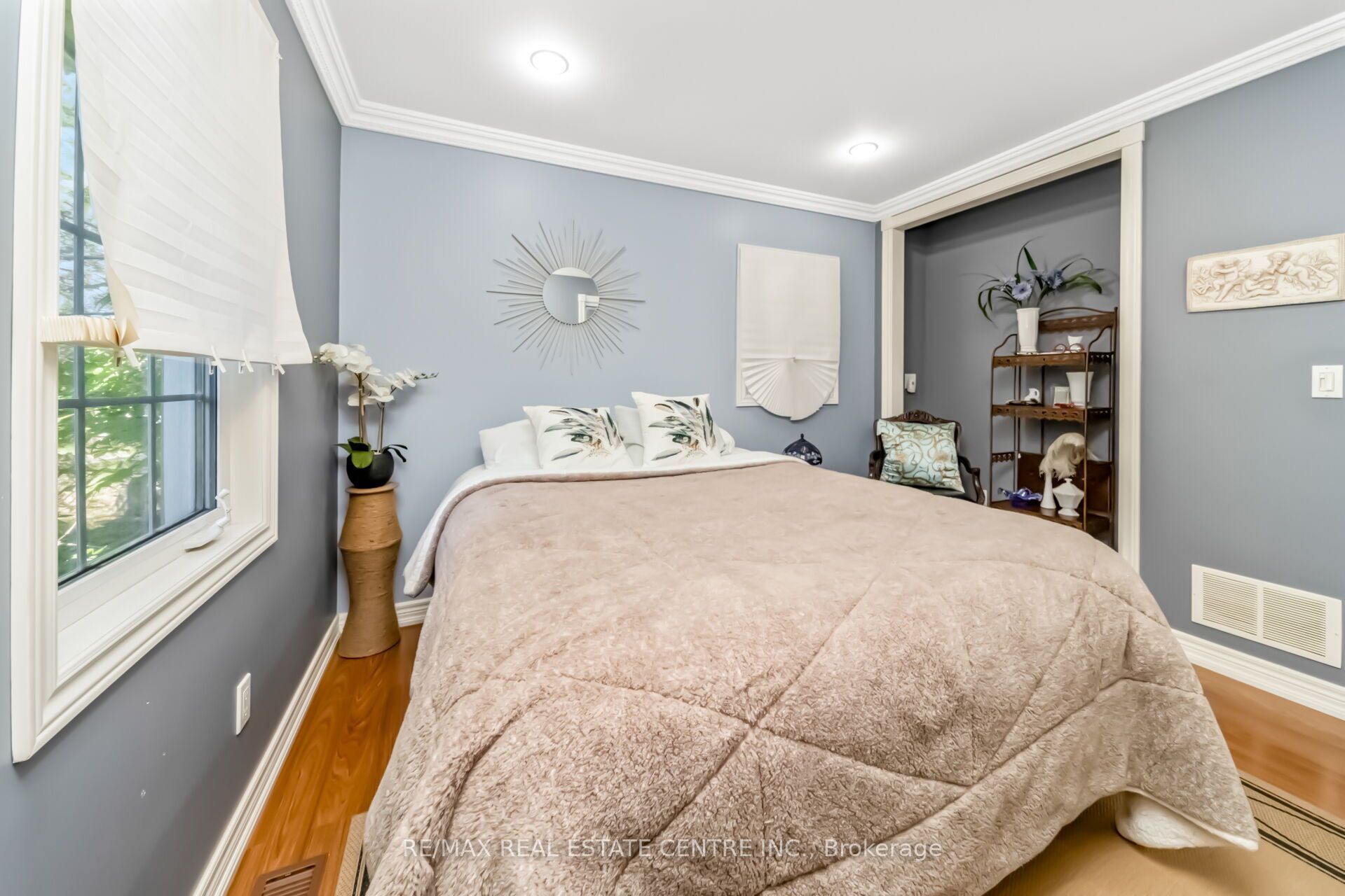 6961 Second Line W Property Photo 21