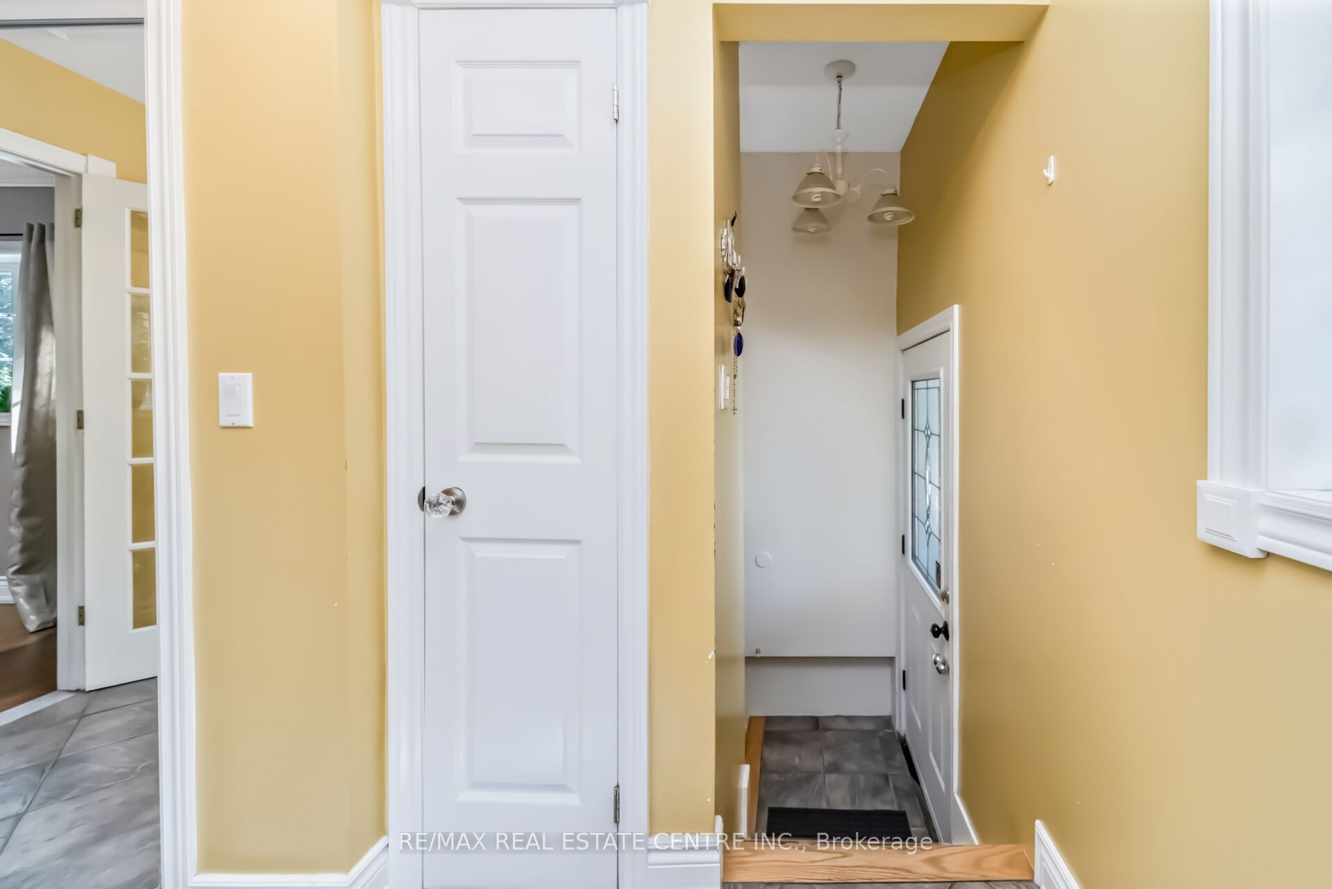 6961 Second Line W Property Photo 29