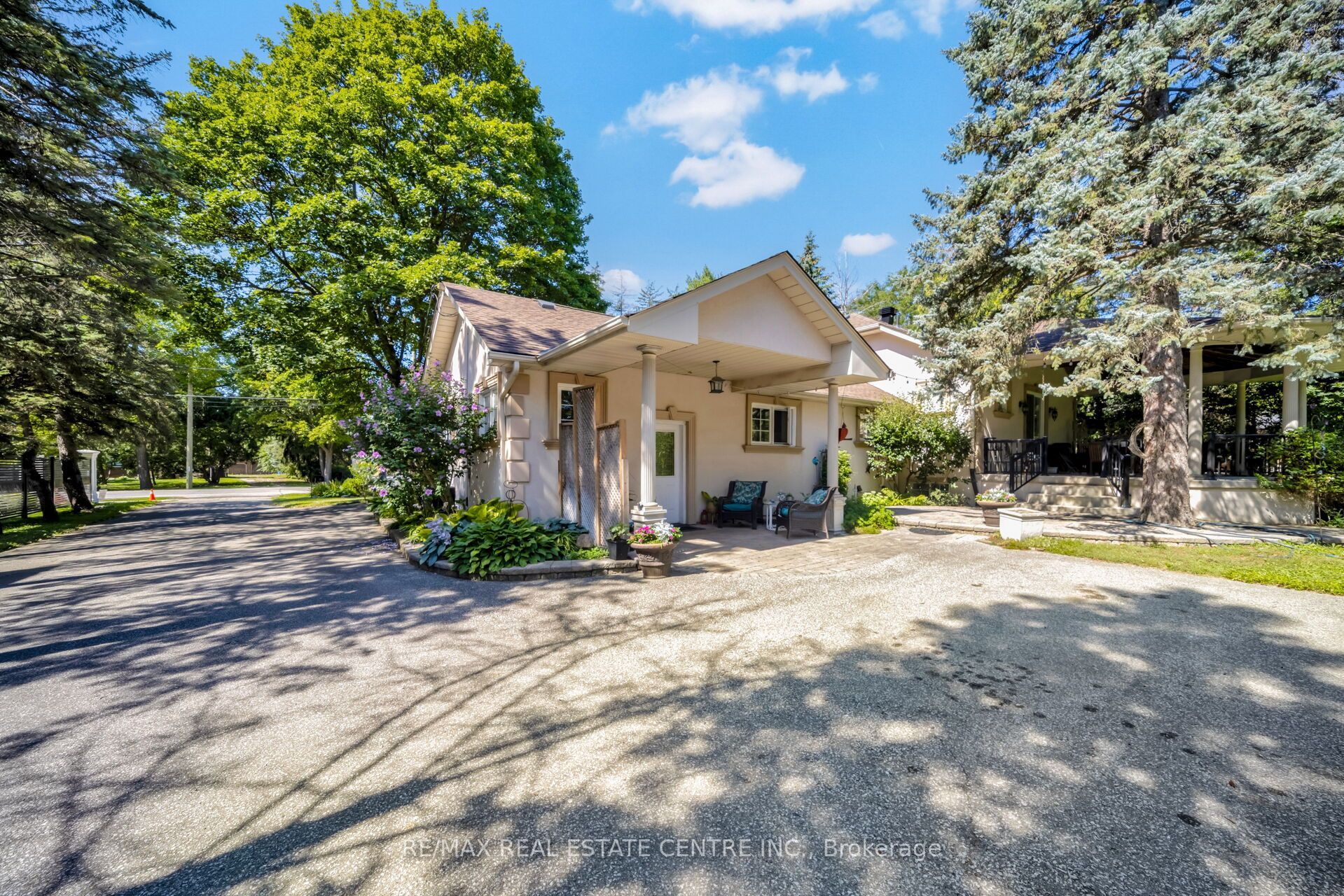 6961 Second Line W Property Photo 33
