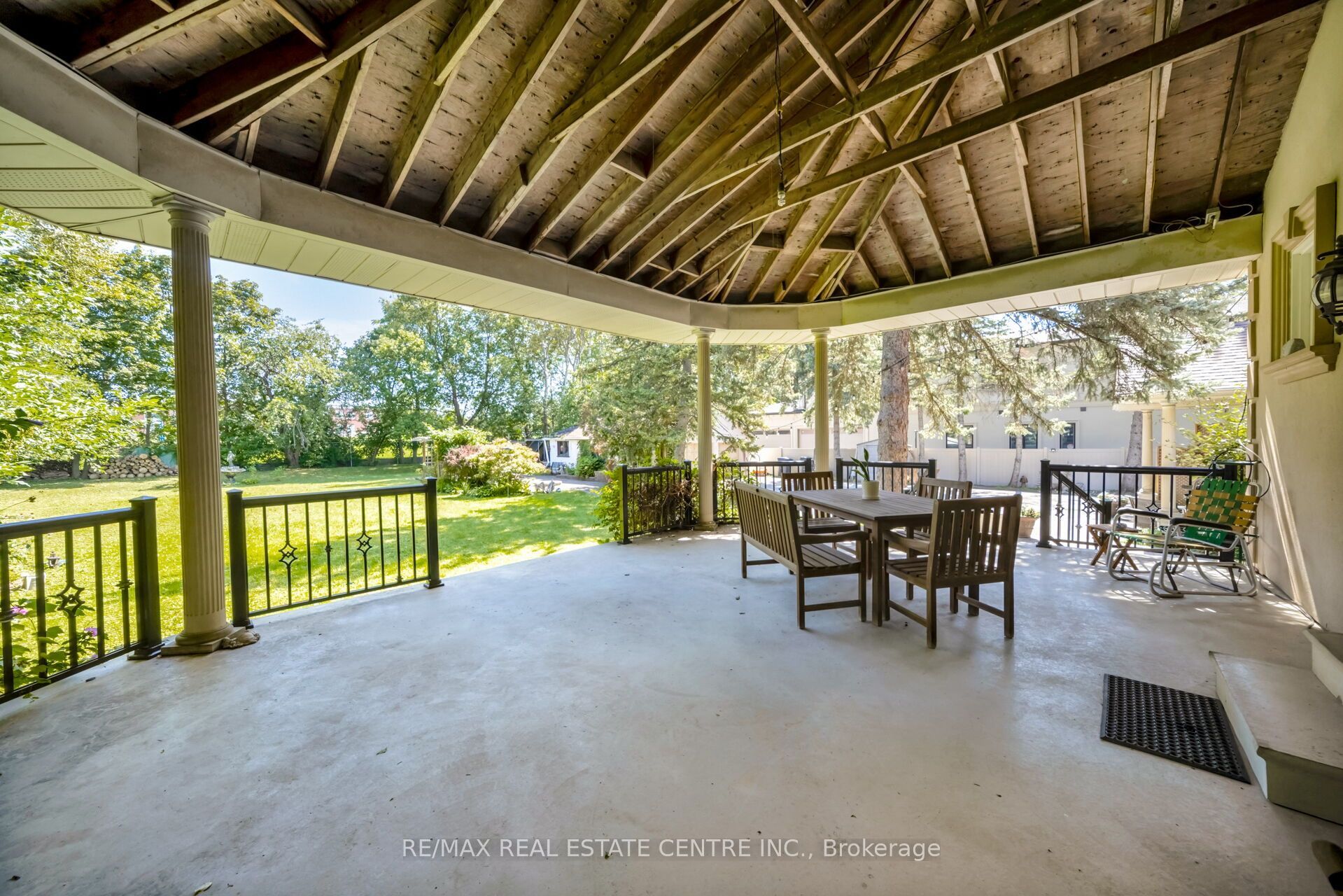 6961 Second Line W Property Photo 34