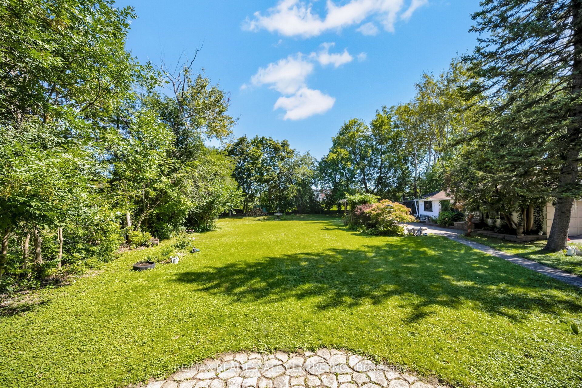 6961 Second Line W Property Photo 38