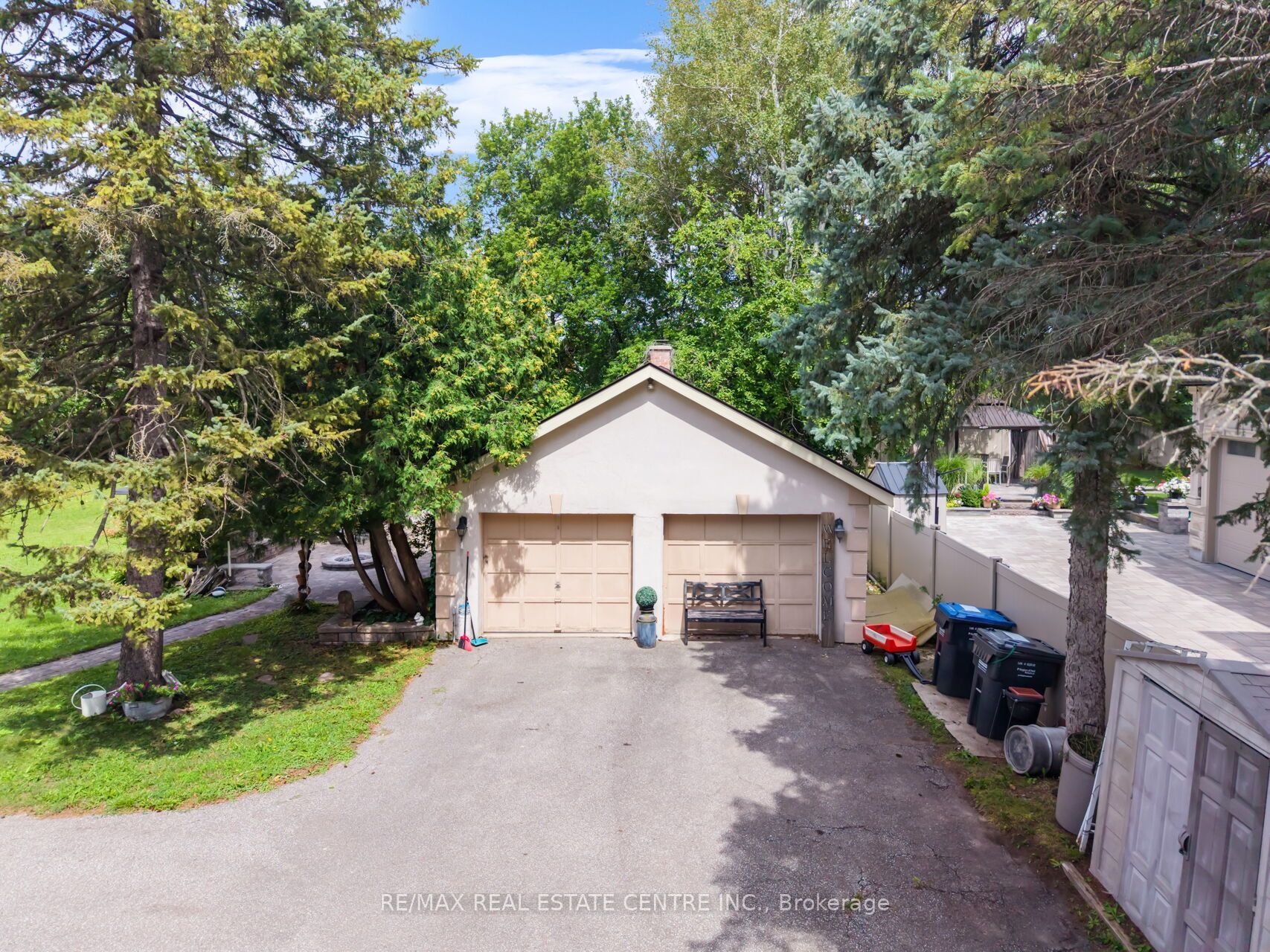 6961 Second Line W Property Photo 40