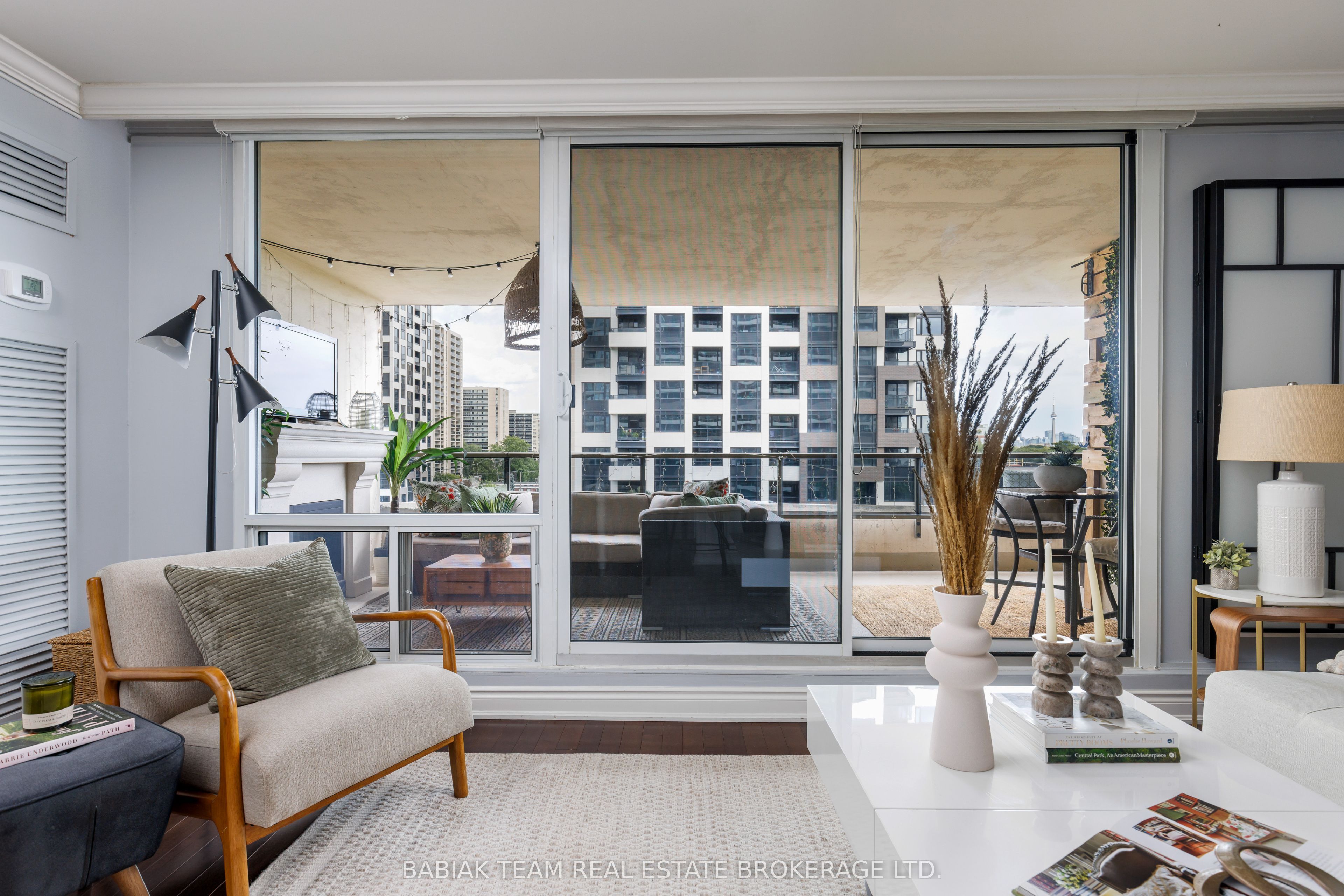 50 Quebec Avenue 705 Property Photo 7