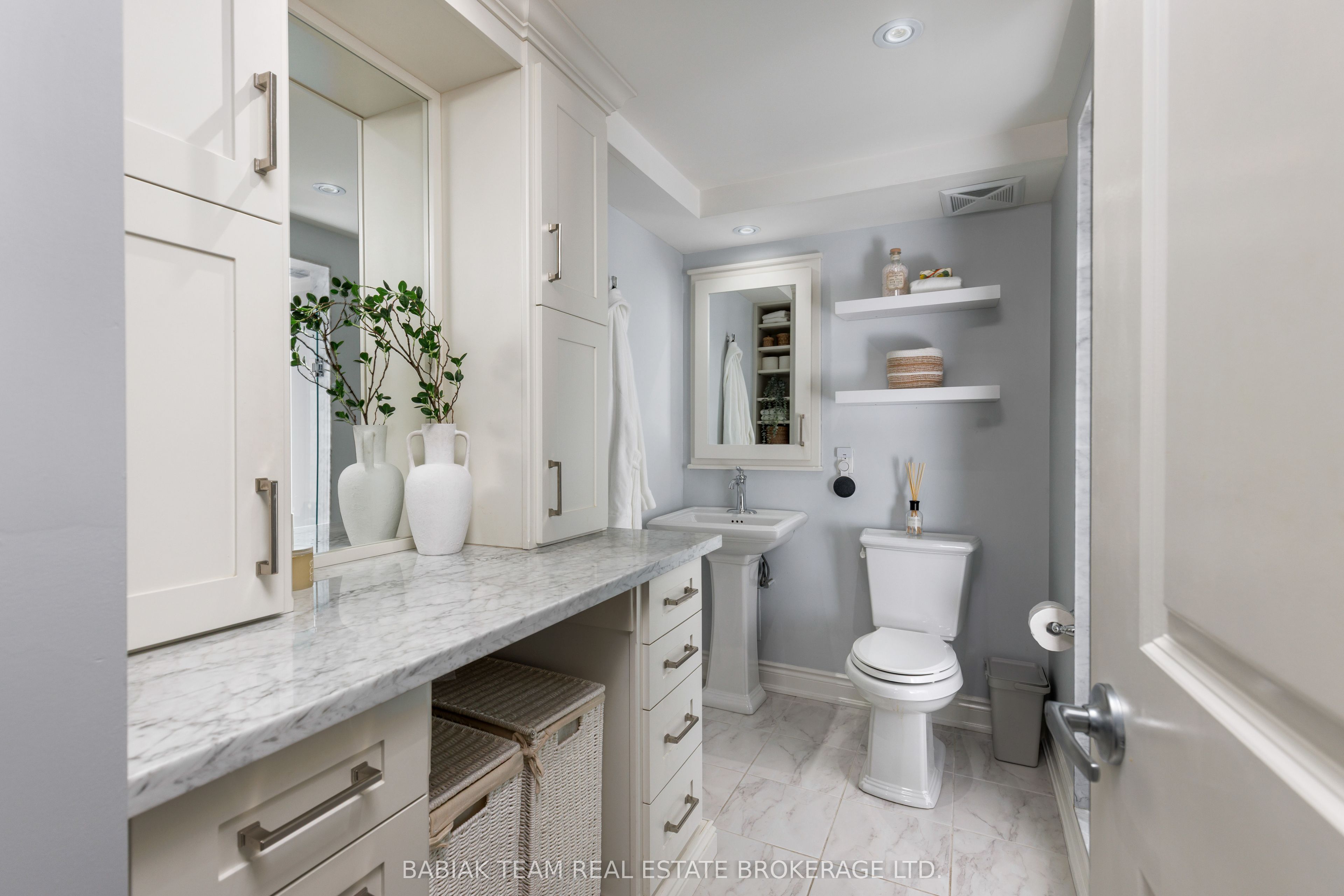 50 Quebec Avenue 705 Property Photo 16