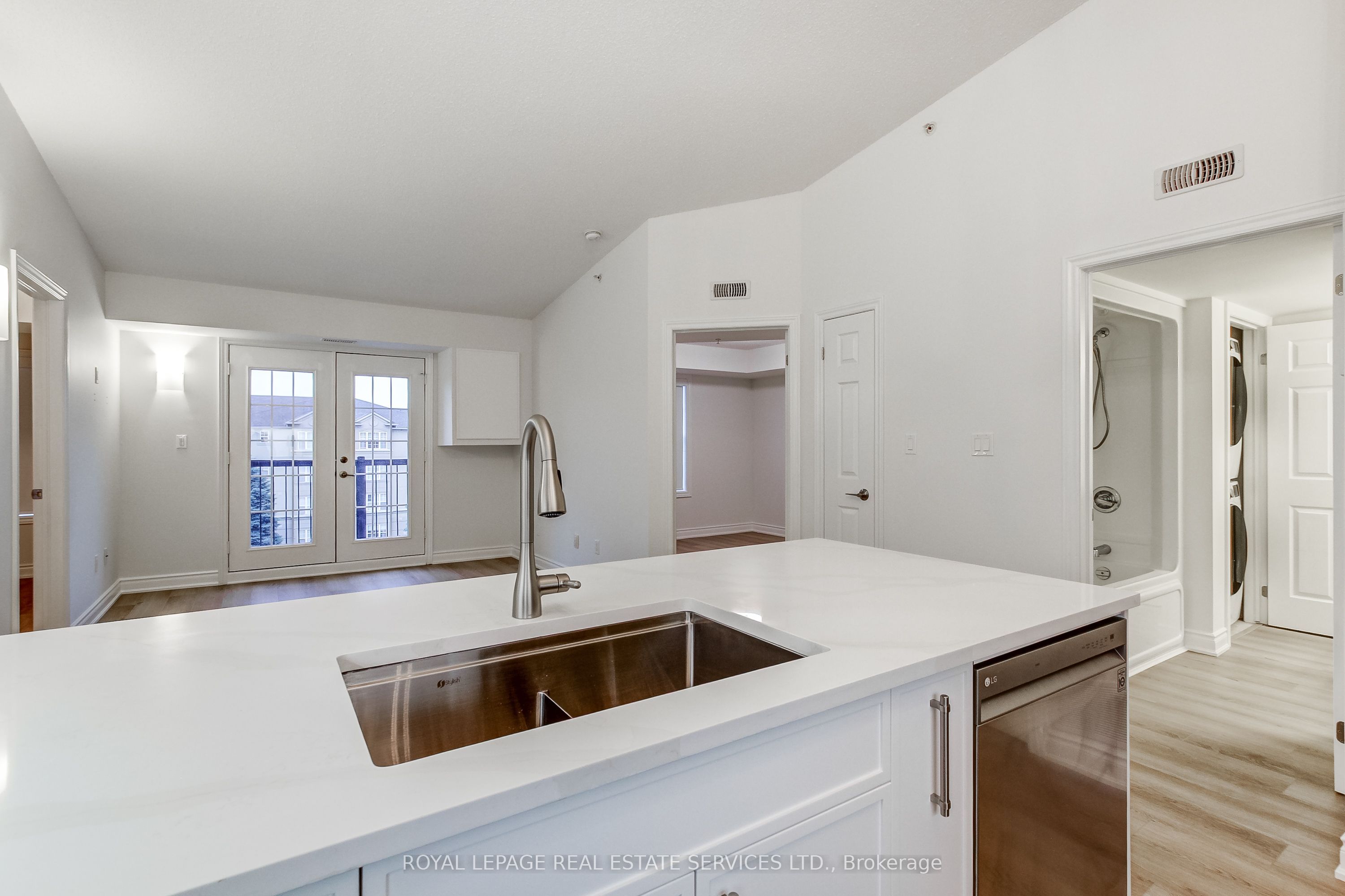 1483 Maple Avenue 409 Property Photo 11