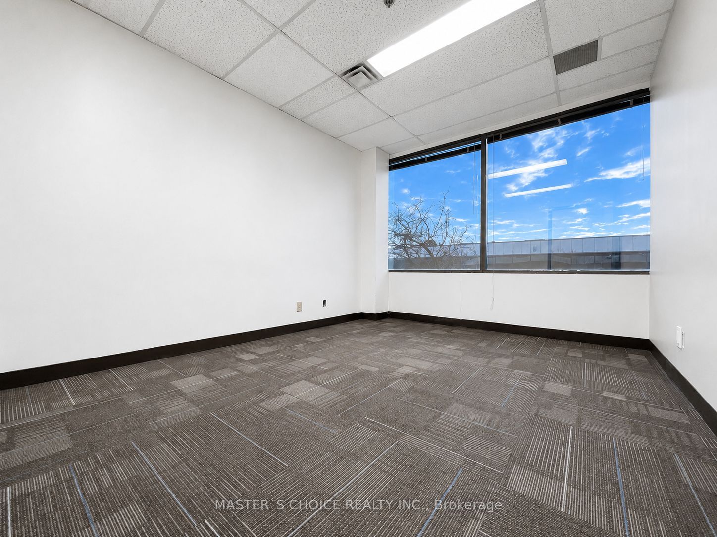 160 Traders Boulevard 216 Property Photo 3