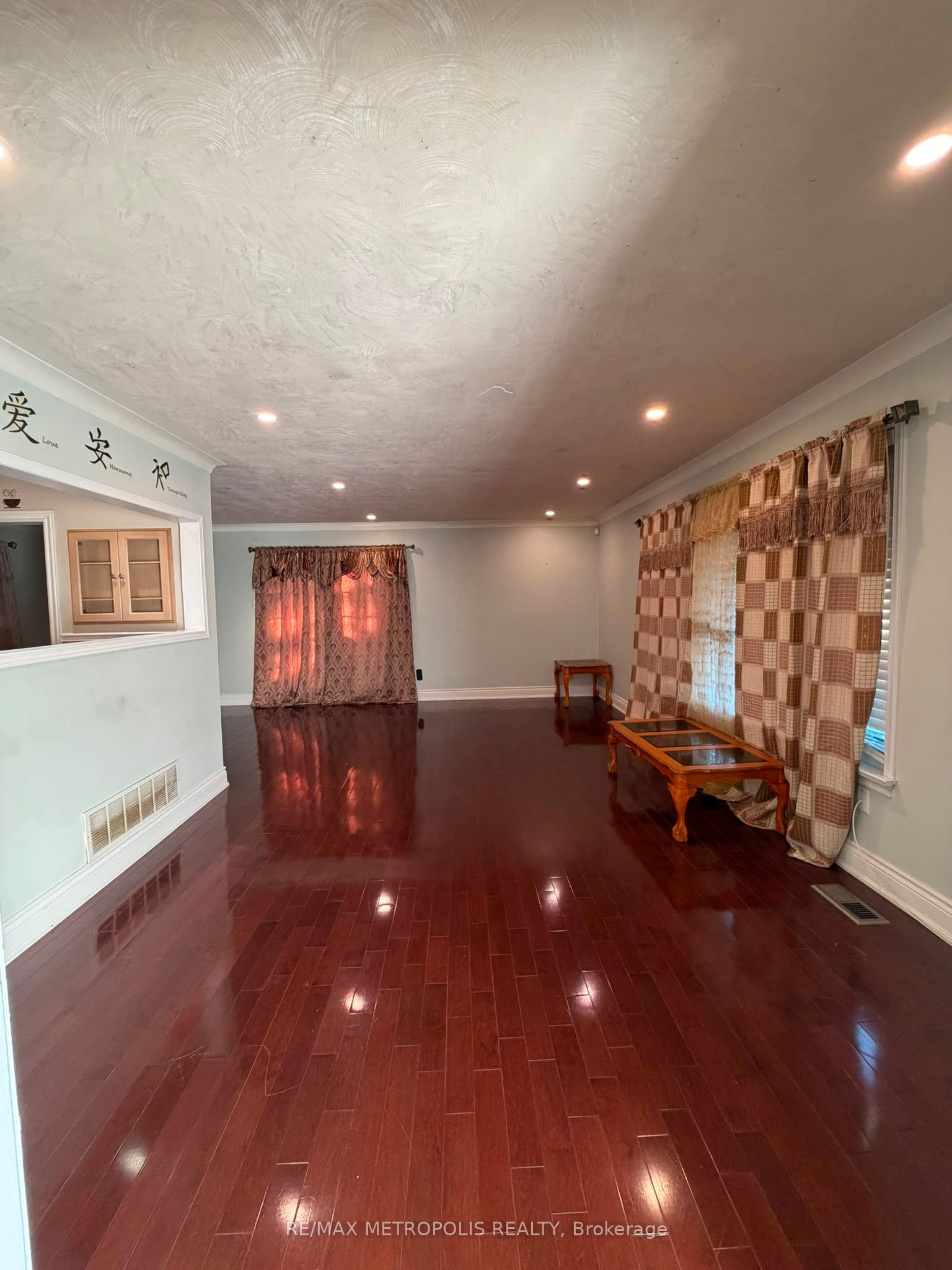 37 Carlyle Crescent Upper Property Photo 8