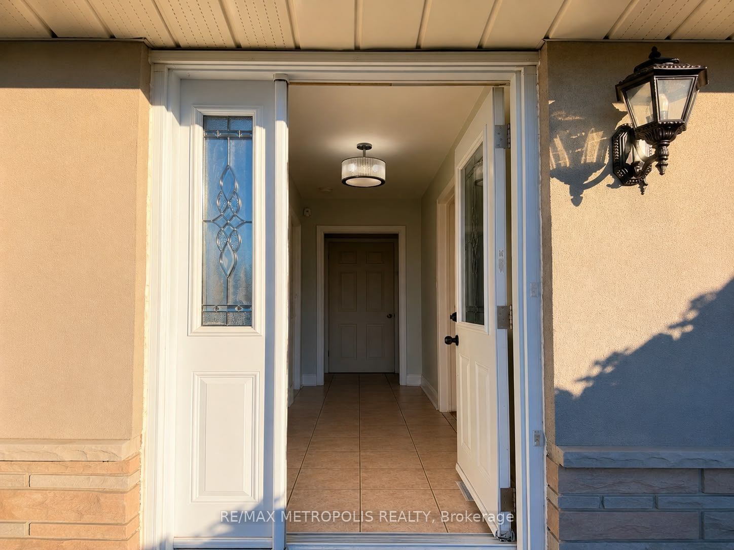 37 Carlyle Crescent Upper Property Photo 9