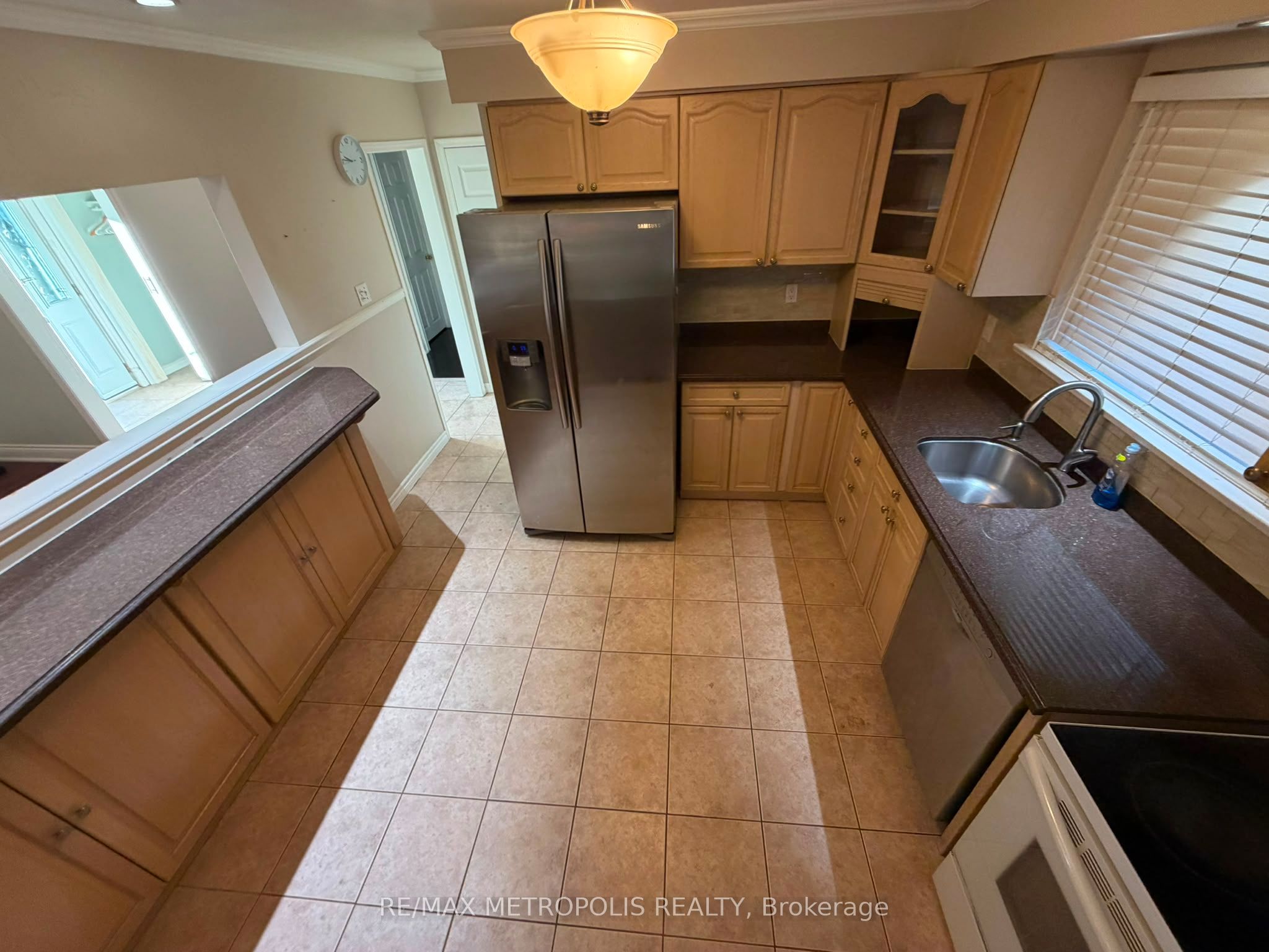 37 Carlyle Crescent Upper Property Photo 11