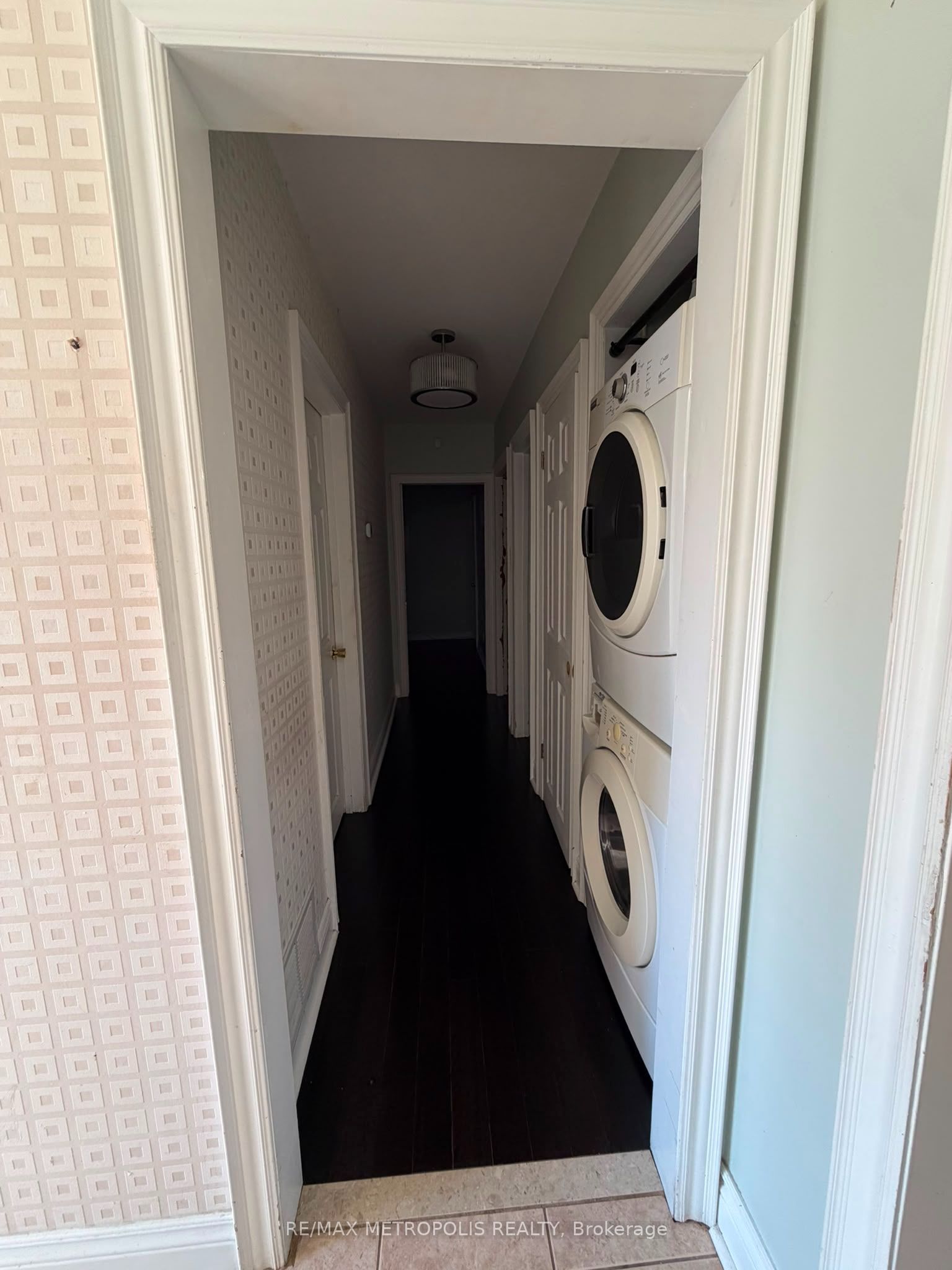 37 Carlyle Crescent Upper Property Photo 12
