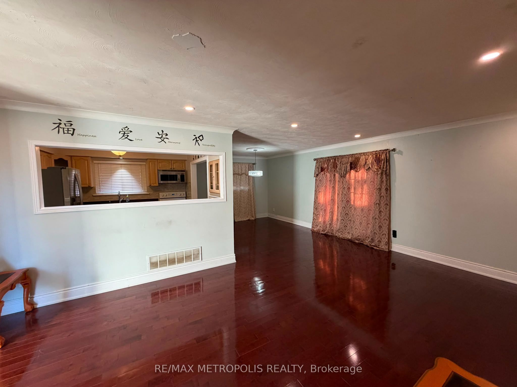 37 Carlyle Crescent Upper Property Photo 15