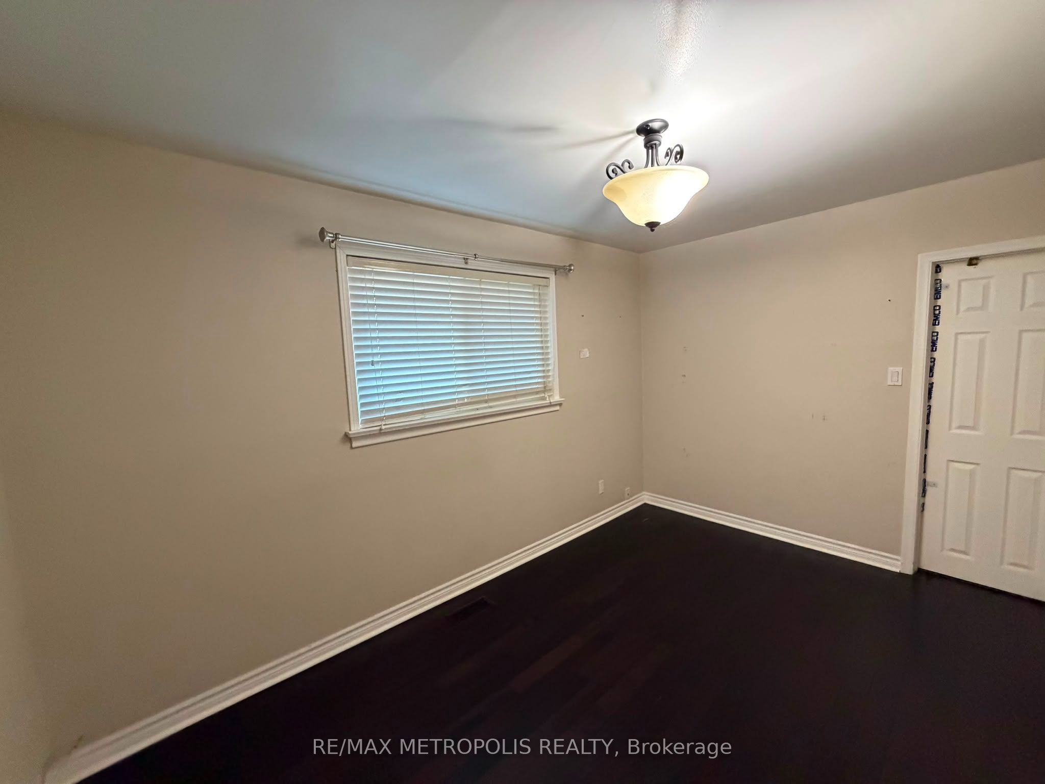 37 Carlyle Crescent Upper Property Photo 22