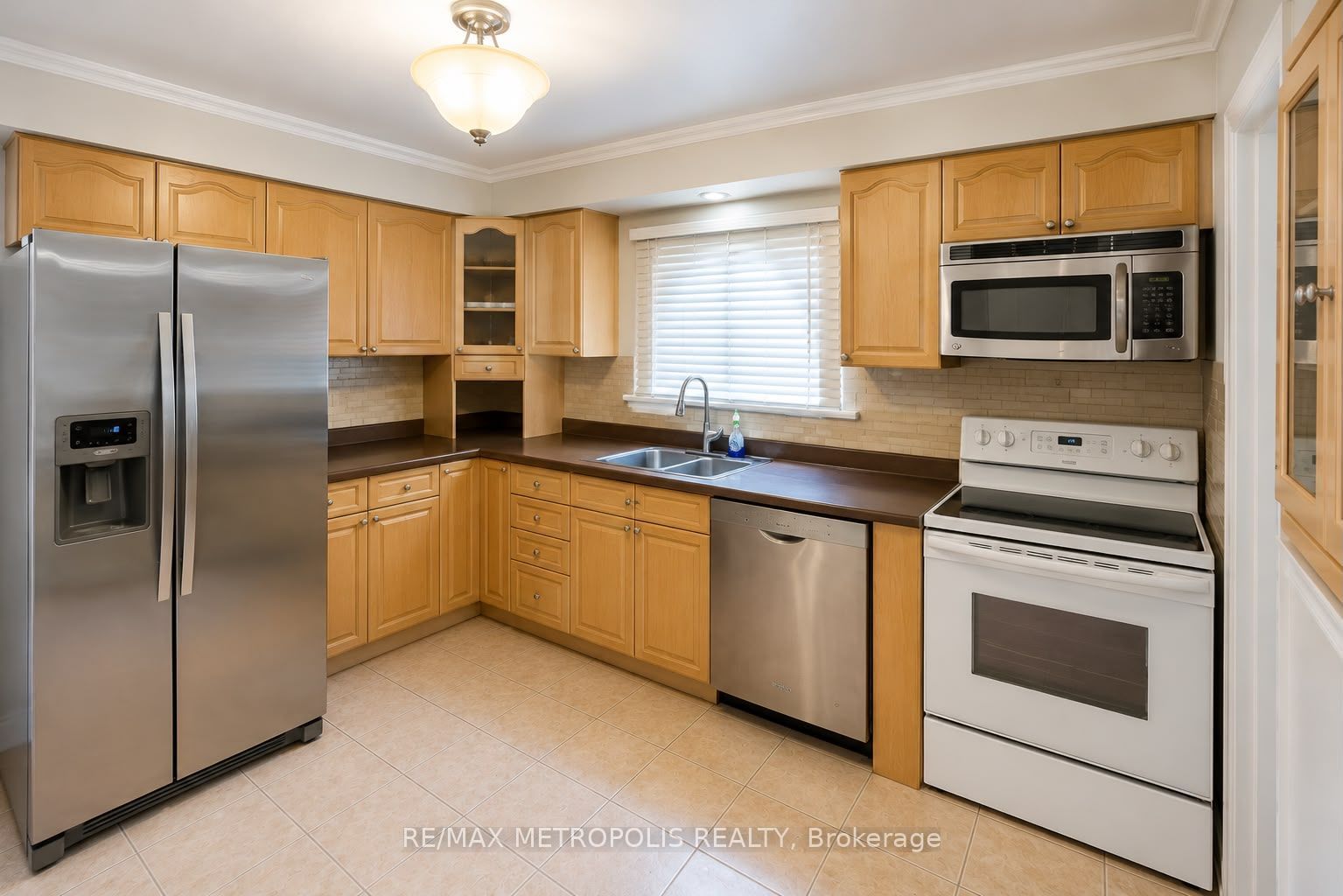37 Carlyle Crescent Upper Property Photo 28