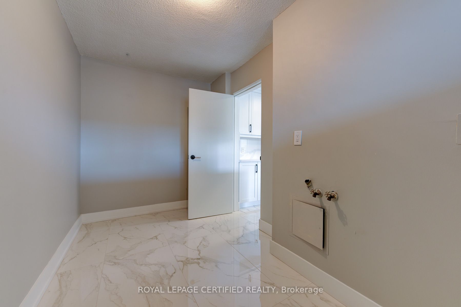 3170 Kirwin Avenue 301 Property Photo 17