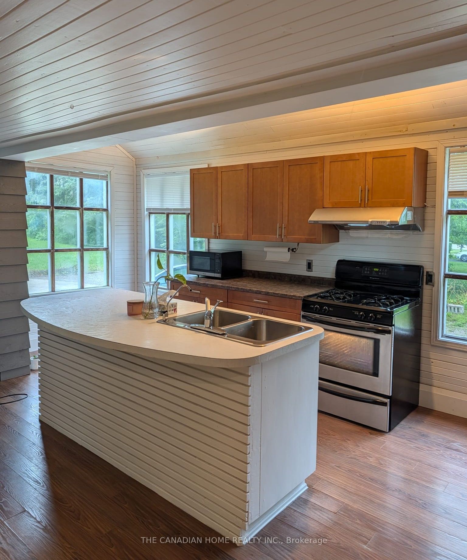 6142 Guelph Line Property Photo 1