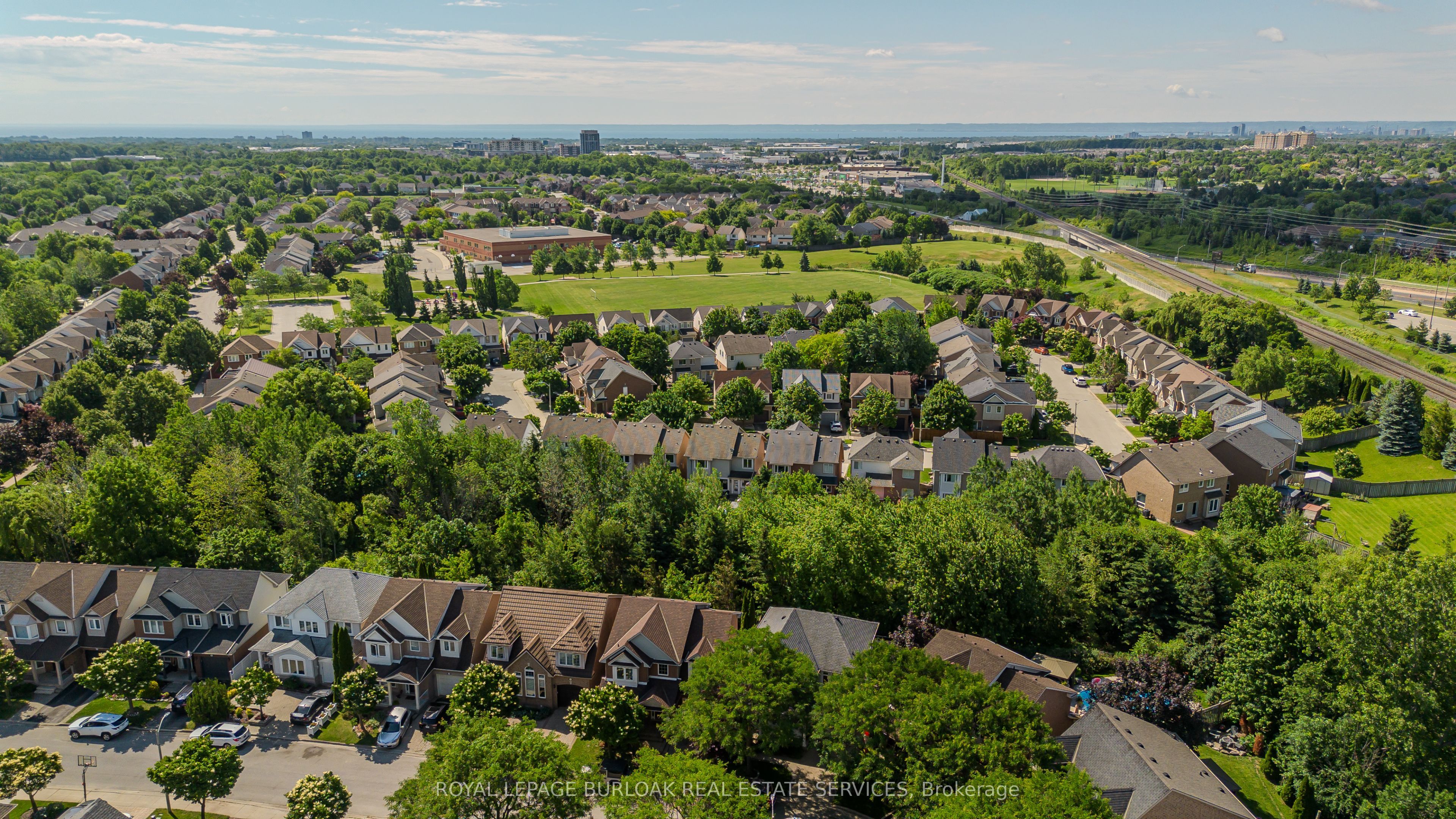 5174 Ravine Crescent Property Photo 2