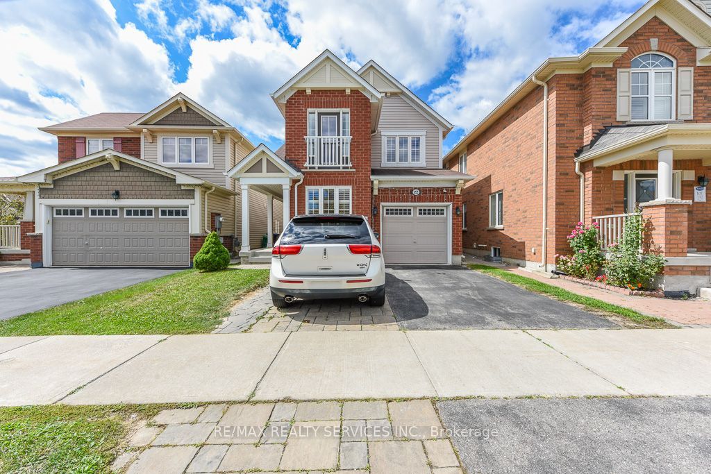22 Robert Parkinson Drive W Property Photo 2