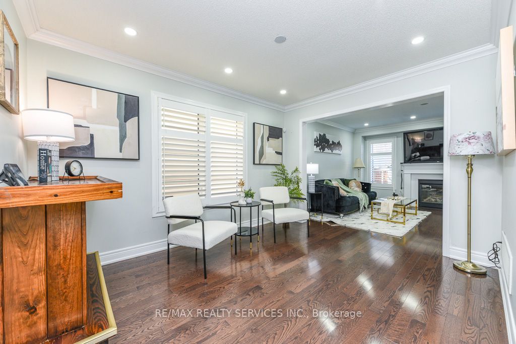 22 Robert Parkinson Drive W Property Photo 7