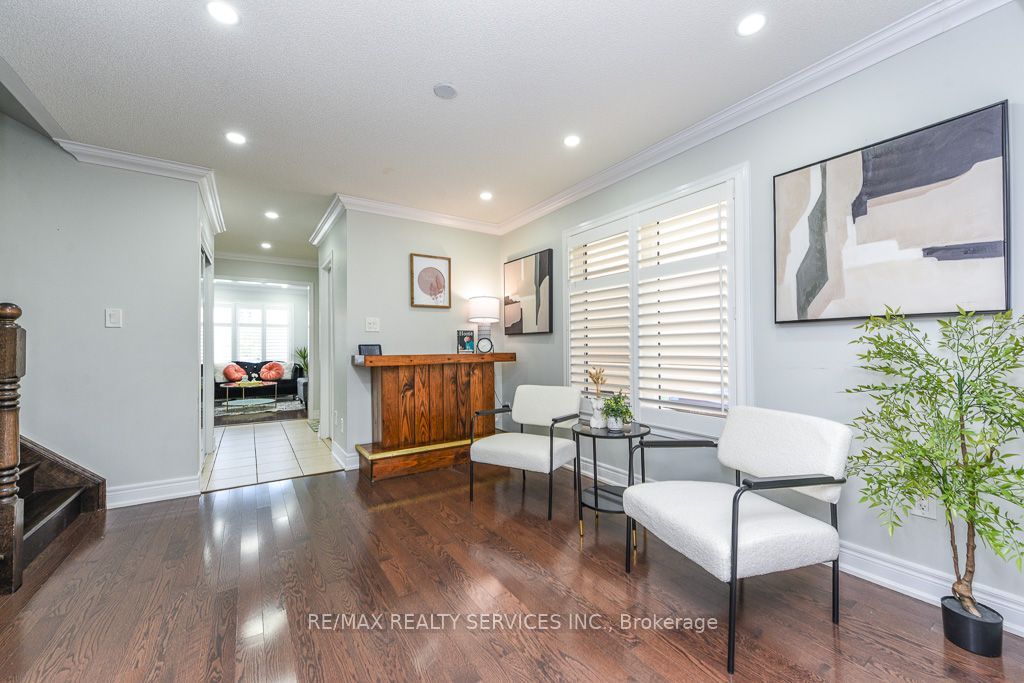 22 Robert Parkinson Drive W Property Photo 10