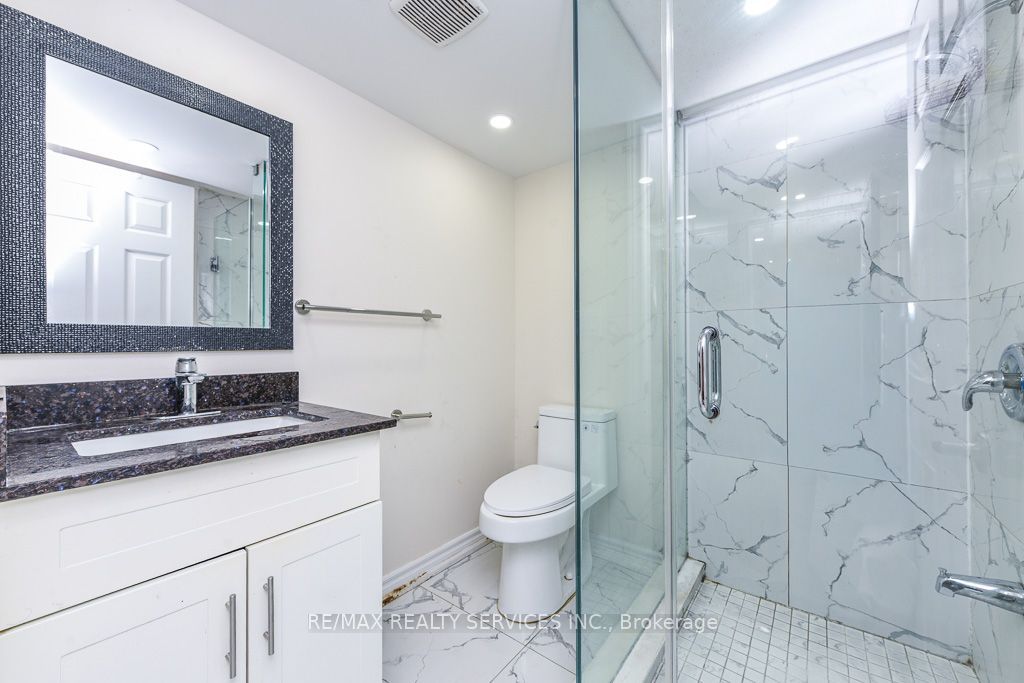 22 Robert Parkinson Drive W Property Photo 35