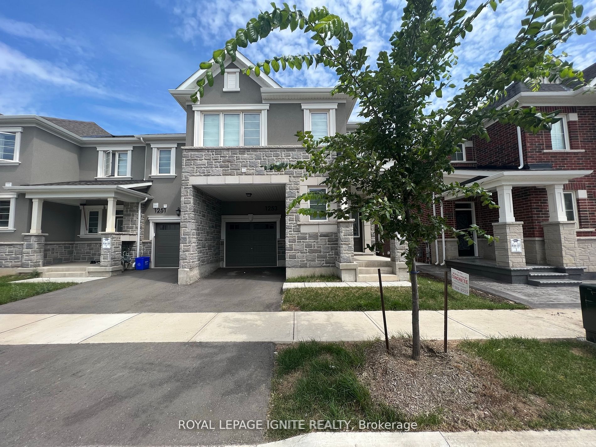 1253 Redbud Gardens Property Photo 1