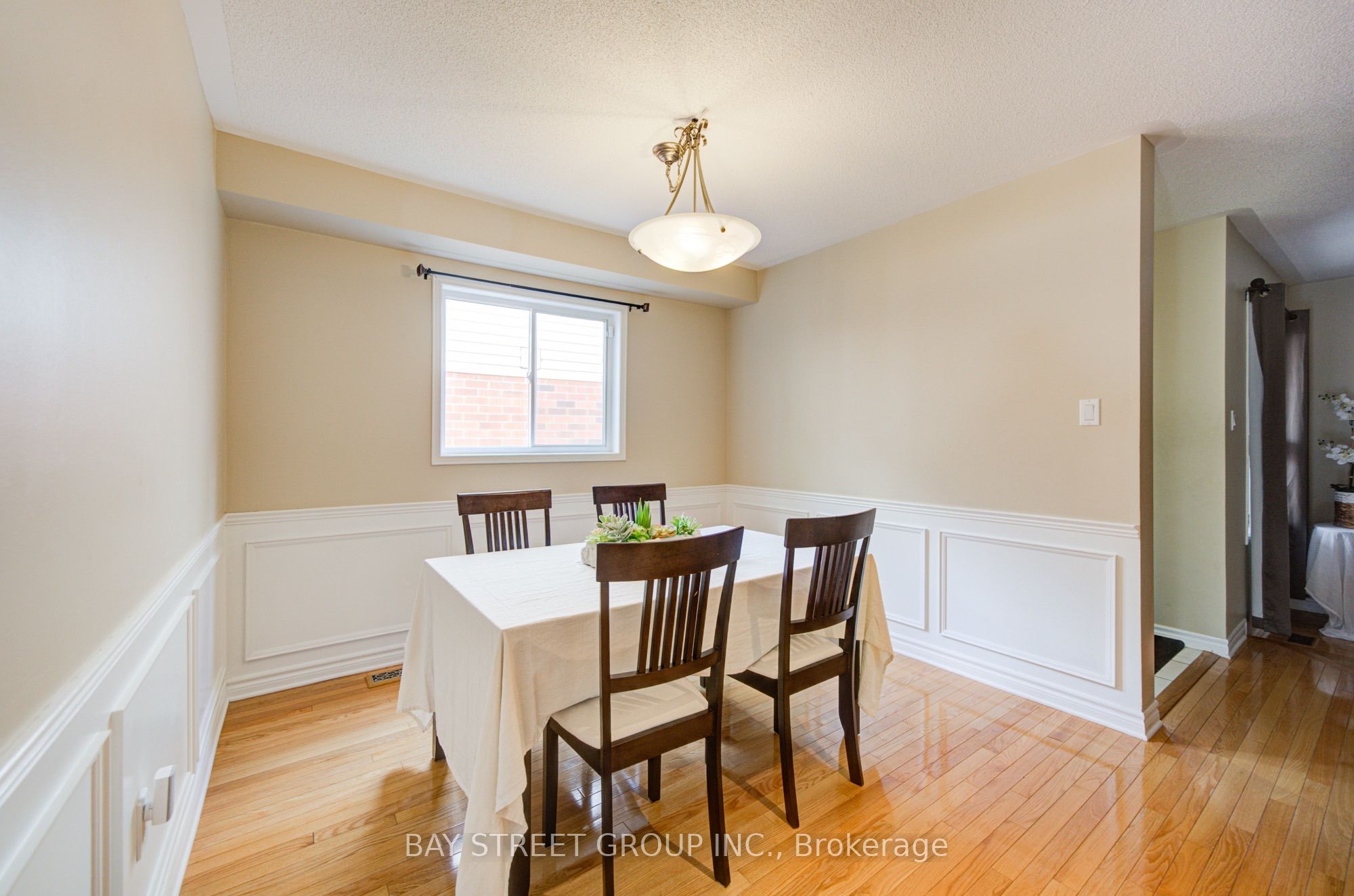 5922 Dalebrook Crescent Property Photo 10