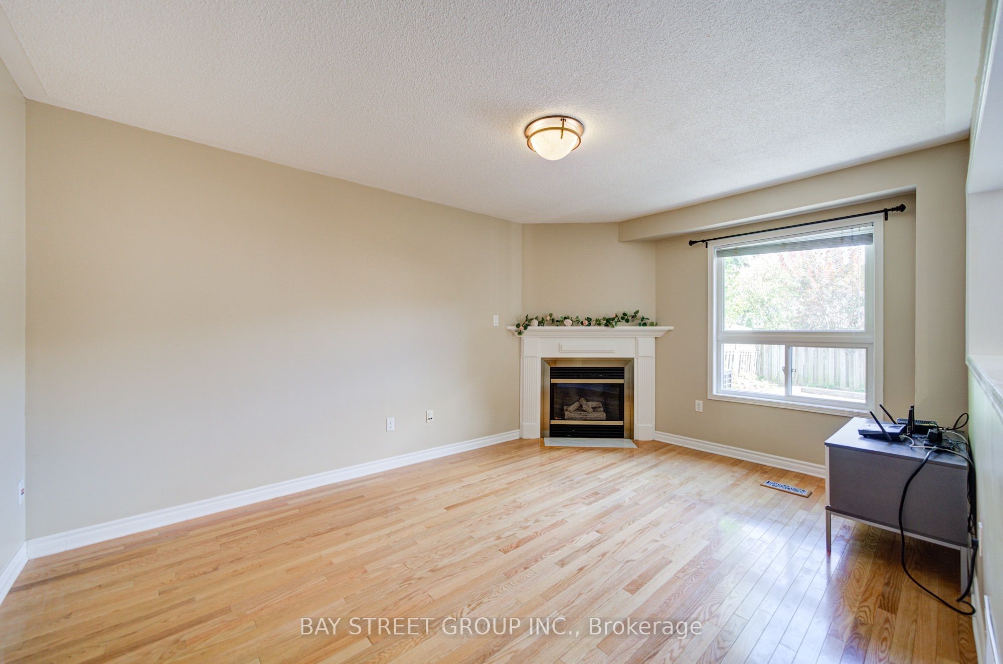 5922 Dalebrook Crescent Property Photo 12
