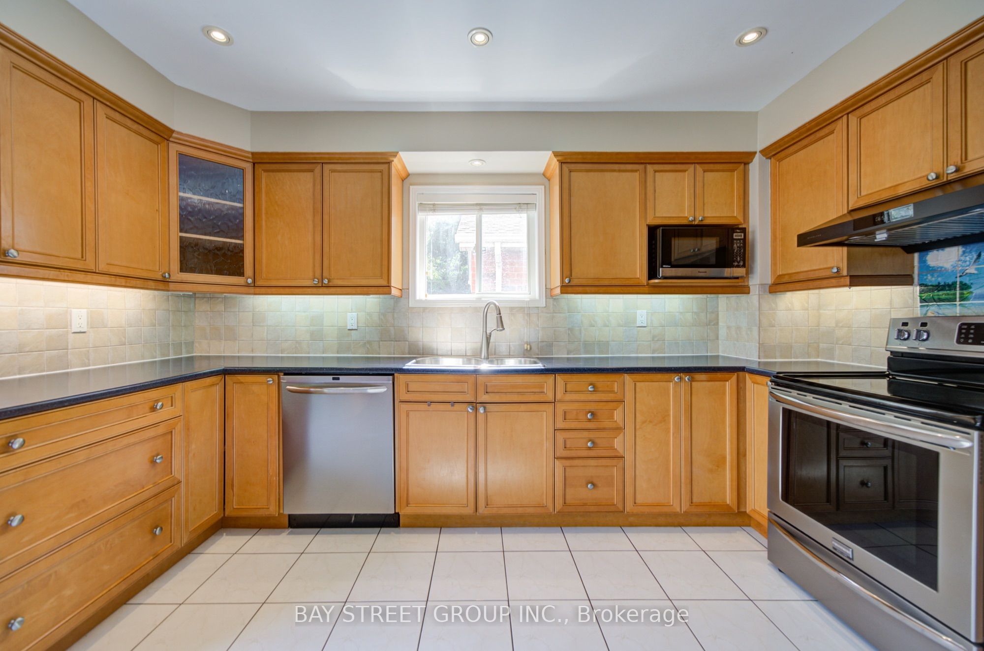 5922 Dalebrook Crescent Property Photo 14