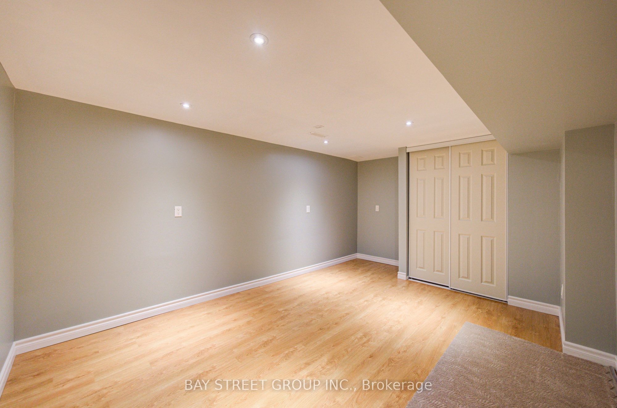 5922 Dalebrook Crescent Property Photo 30