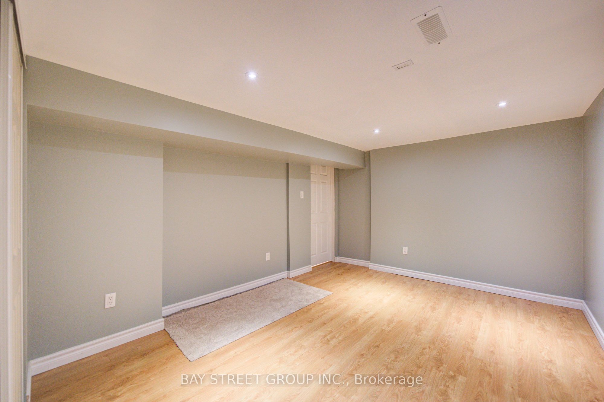 5922 Dalebrook Crescent Property Photo 31