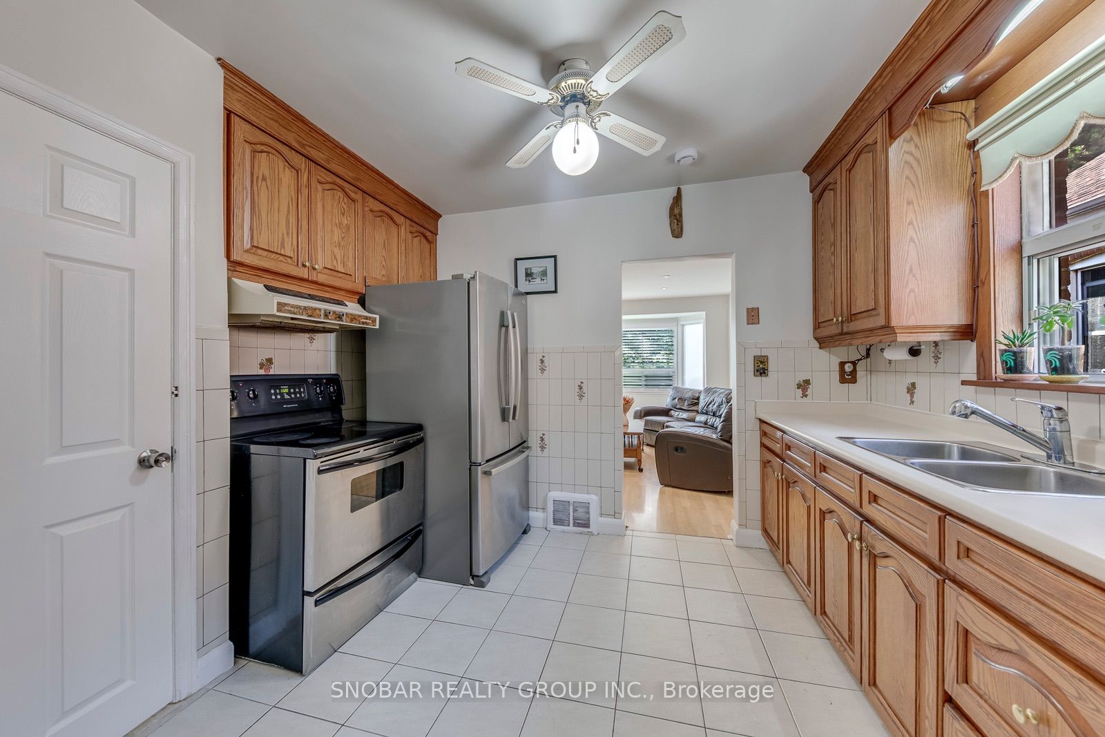 40 Dixon Road Property Photo 9