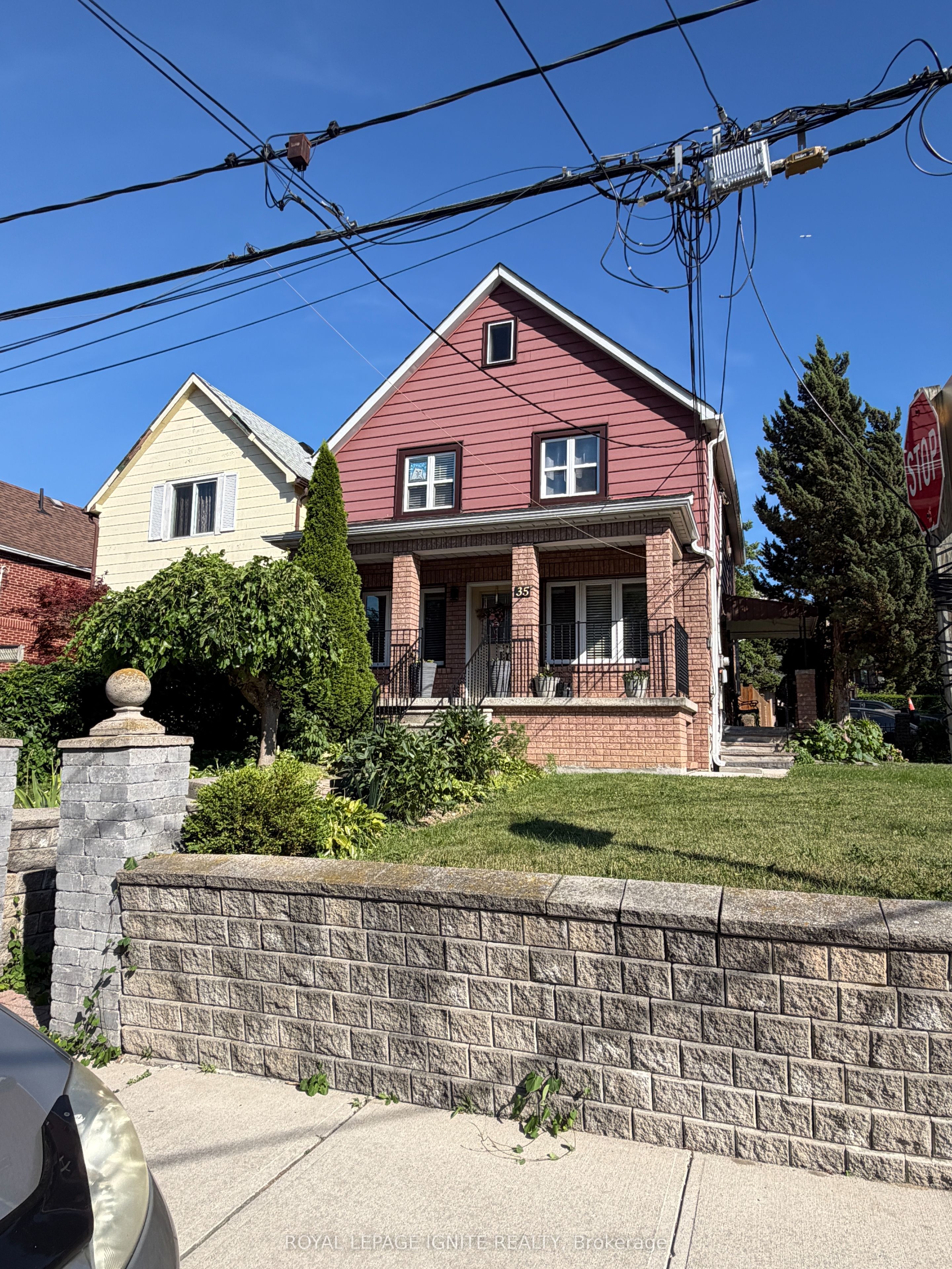 35 Hillary Avenue Property Photo 1