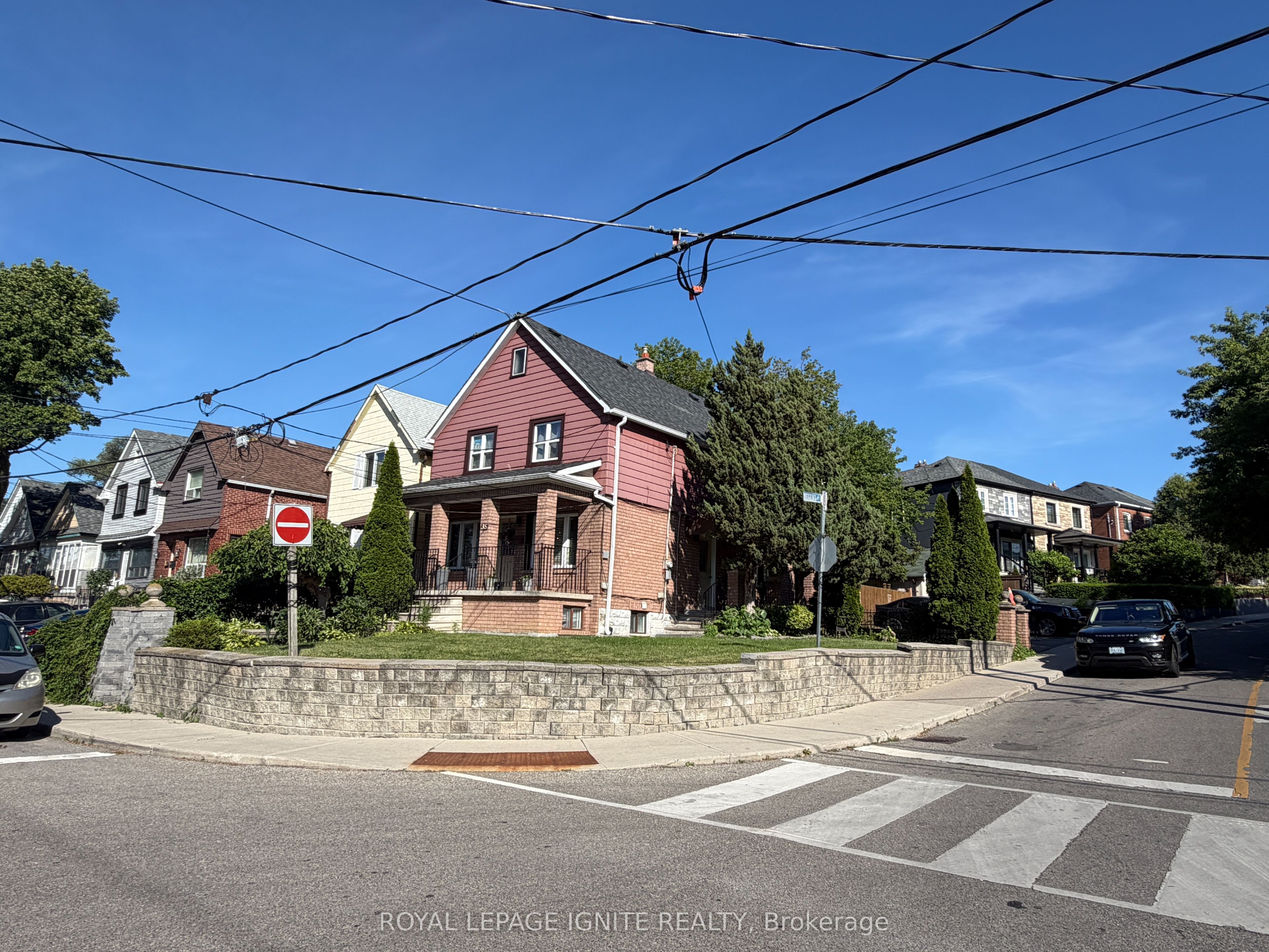 35 Hillary Avenue Property Photo 2