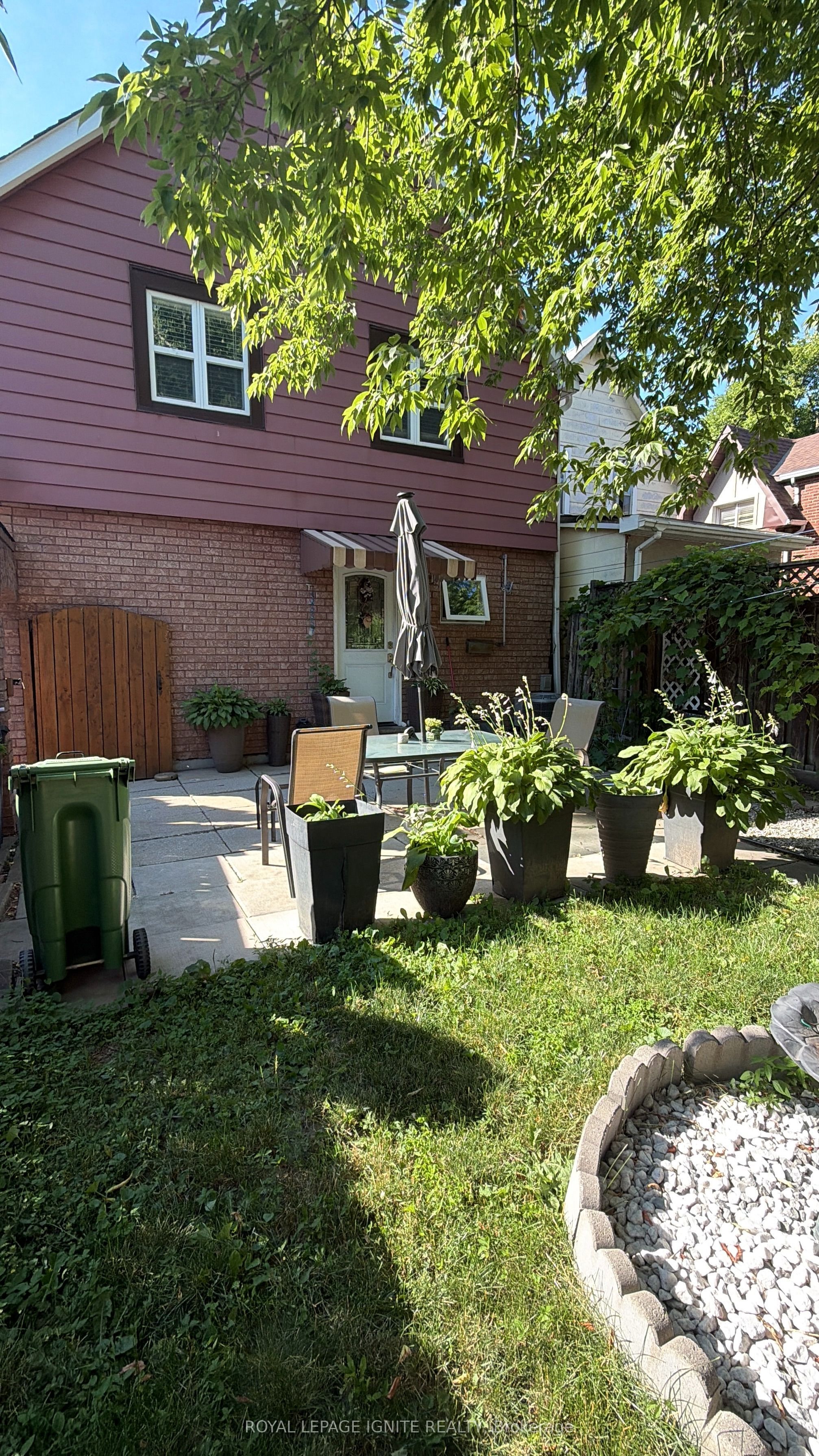 35 Hillary Avenue Property Photo 9
