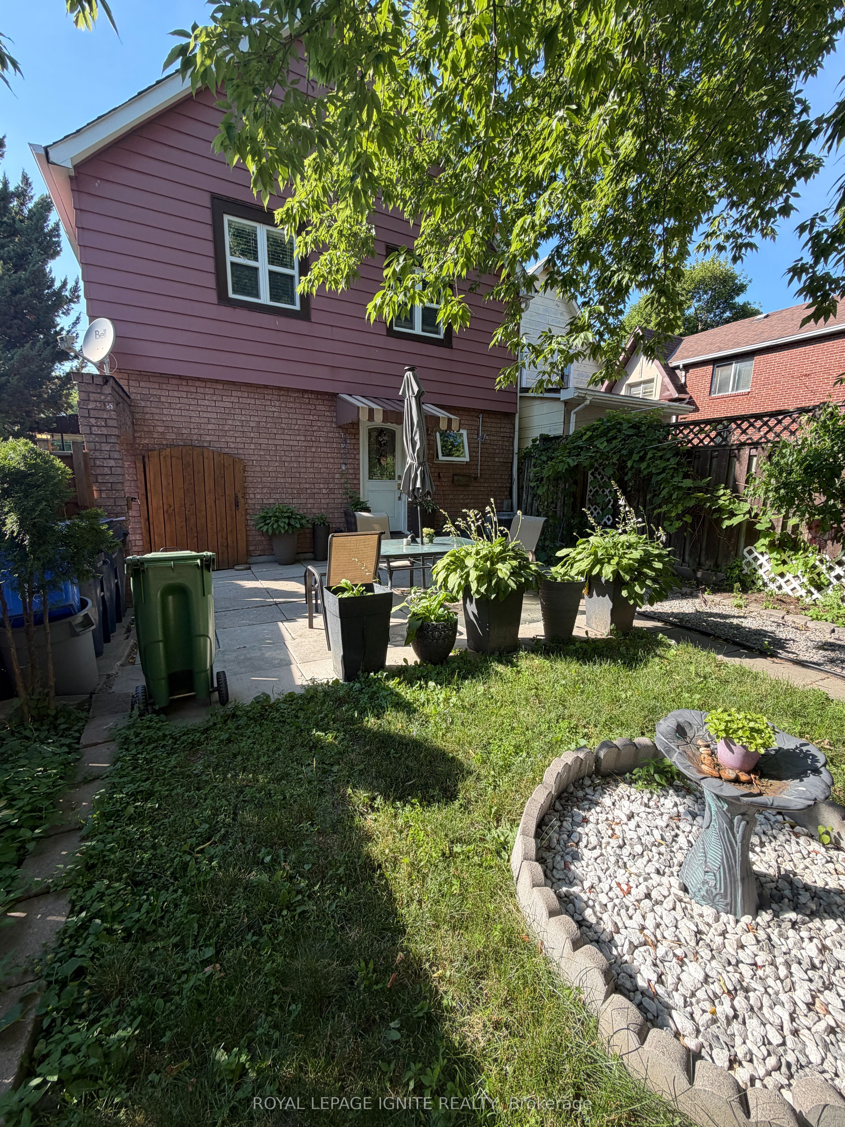 35 Hillary Avenue Property Photo 11