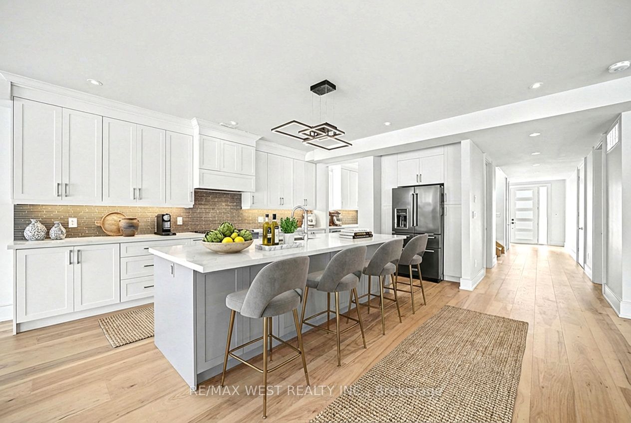 2267 Fifth Line W Property Photo 4