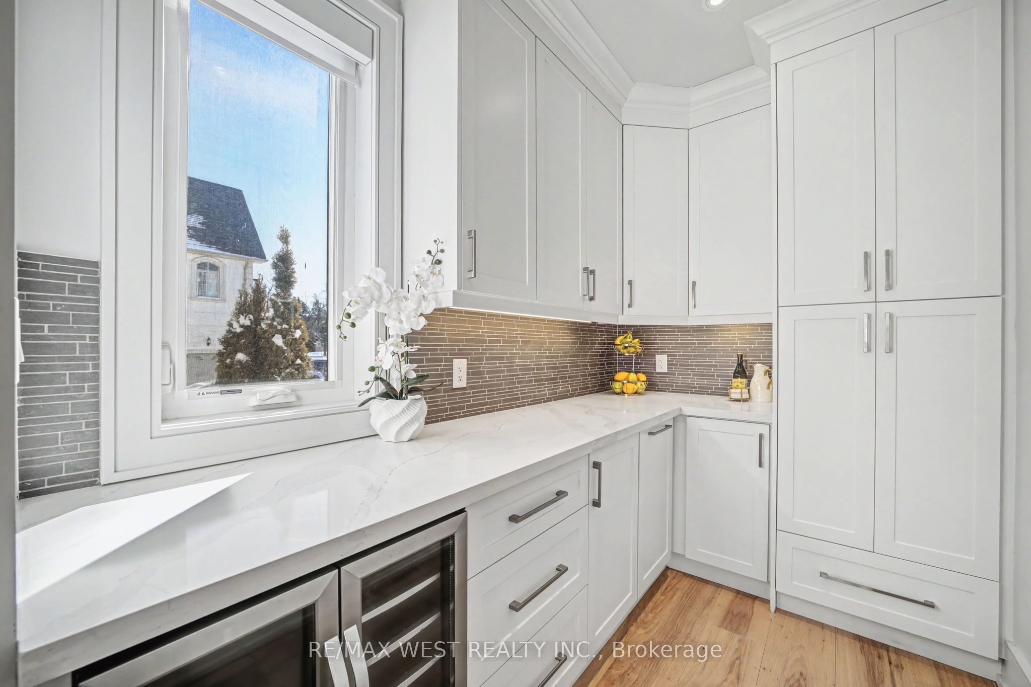 2267 Fifth Line W Property Photo 5