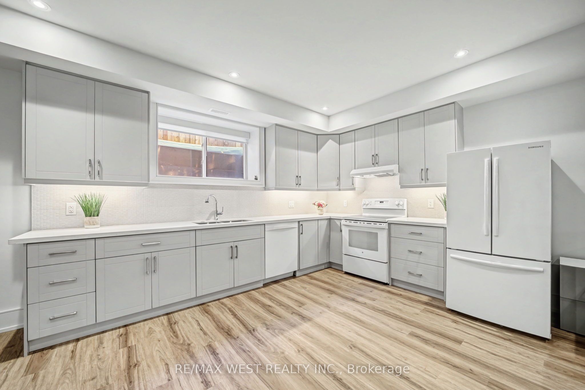 2267 Fifth Line W Property Photo 13